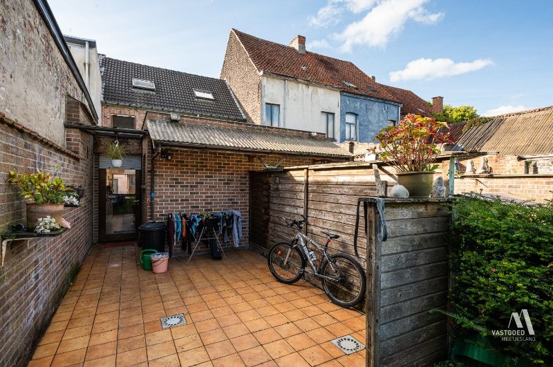 Rijwoning met 3 slaapkamers hartje Eeklo foto 2