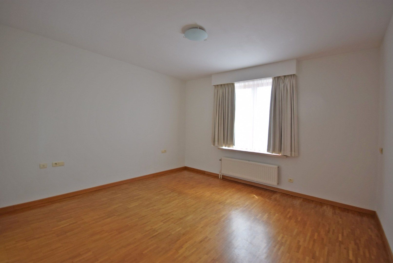 APPARTEMENT MET DRIE SLAAPKAMERS EN TERRAS NABIJ CENTRUM ROESELARE foto 8