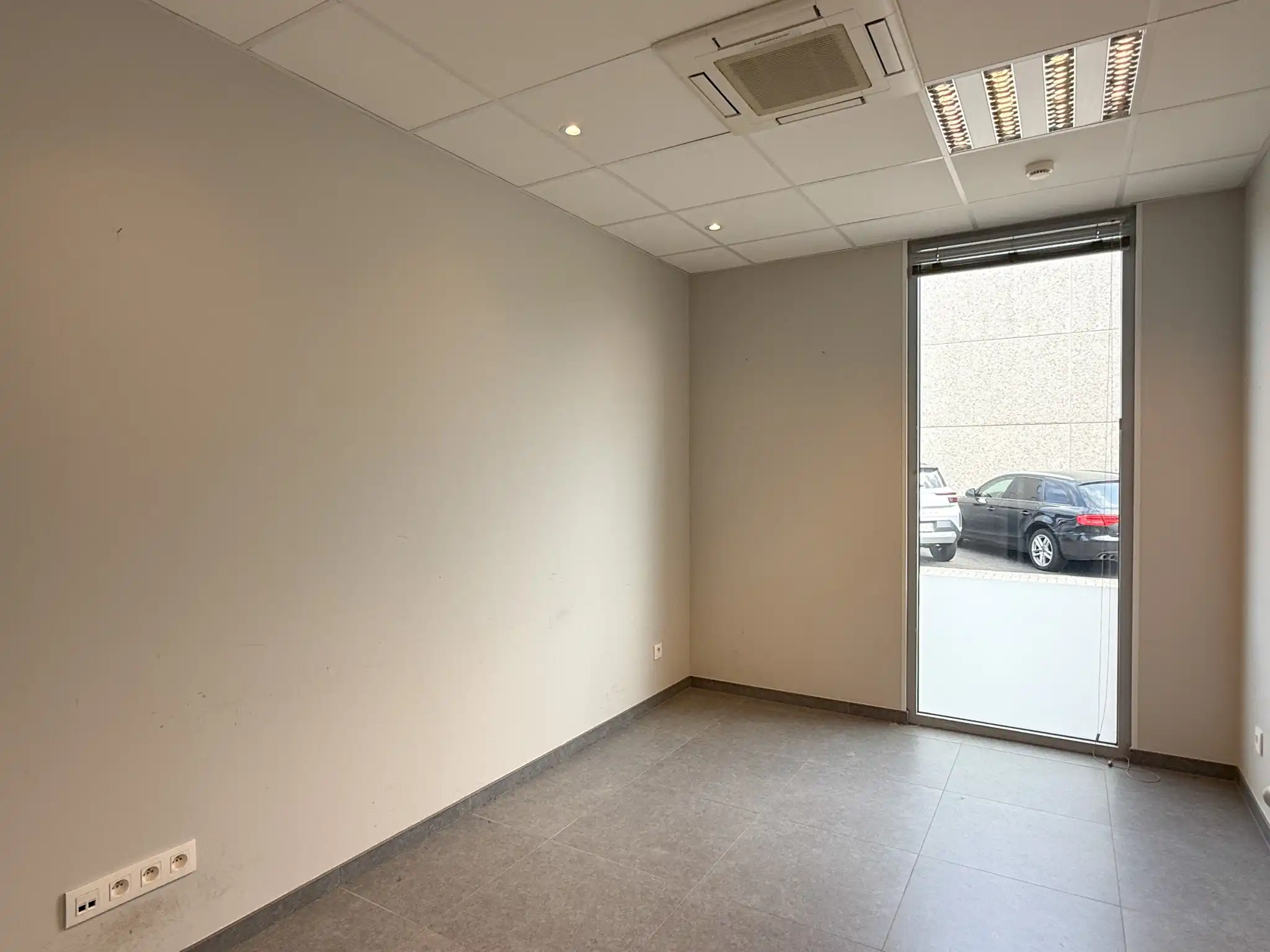 Veelzijdig bedrijfsgebouw met tal van mogelijkheden op een strategische locatie foto 7