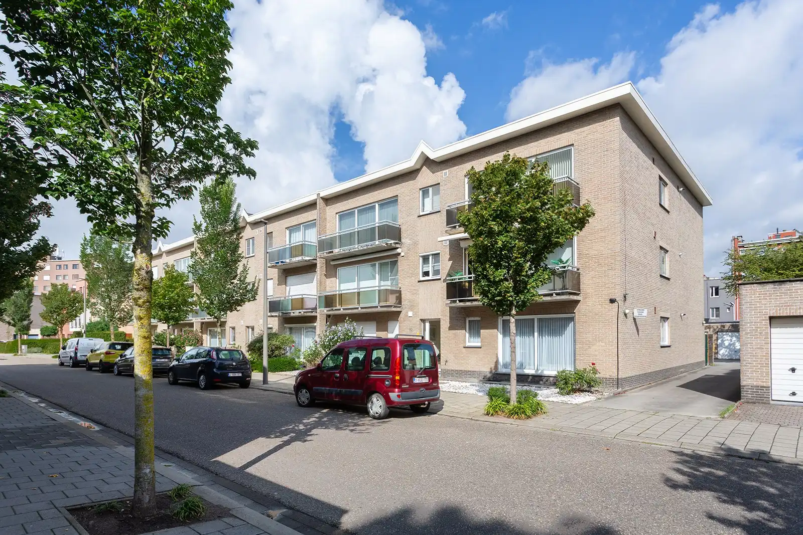 Verzorgd en lichtrijk appartement met garagebox foto 27