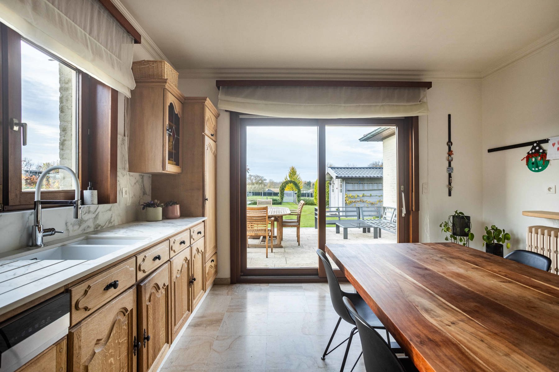 Instapklare bungalow met 3 slaapkamers en ruime tuin. foto 11