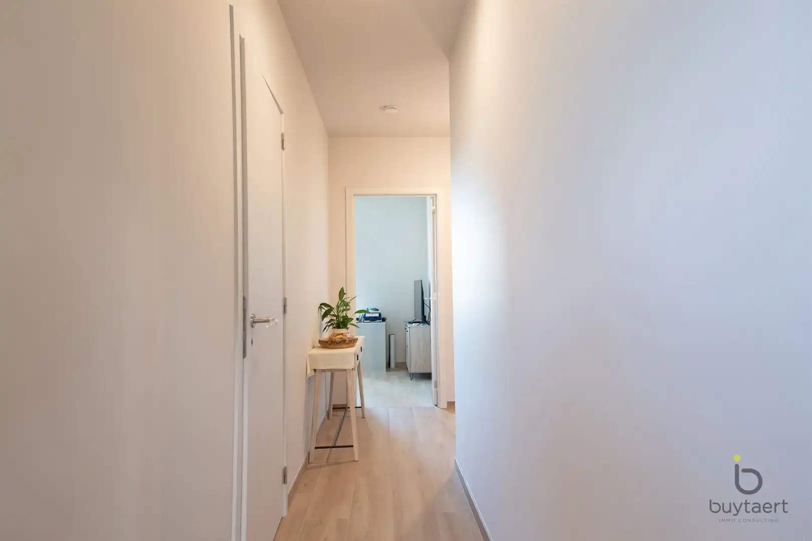 Recent 3 slaapkamer appartement met gezellig terras te Sint Antonius. foto 15