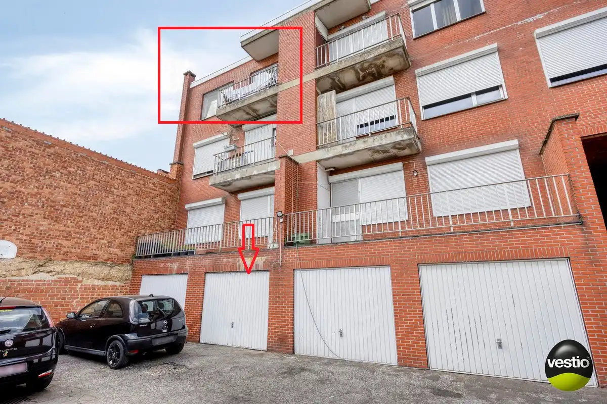 APPARTEMENT 90M² MET 2 SLK GELEGEN IN CENTRUM HOESELT. foto 3