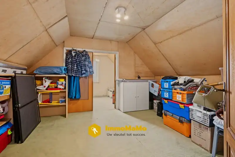 RUIME GEZINSWONING MET 3 SLPK EN GARAGE TE KOOP IN LOCHRISTI foto 21
