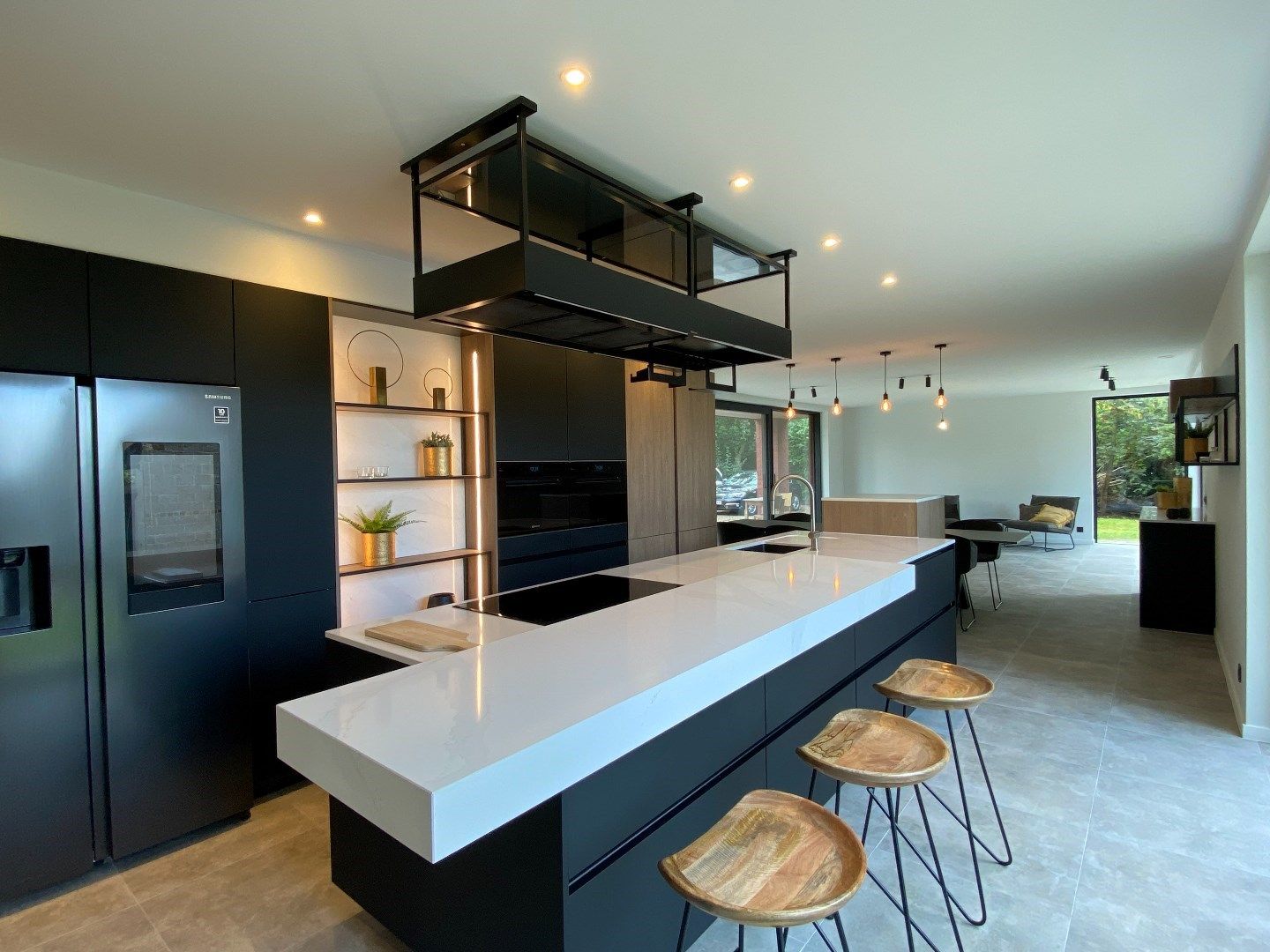RUIME NIEUWBOUW WONING IN EEN OASE VAN GROEN  foto {{pictureIndex}}