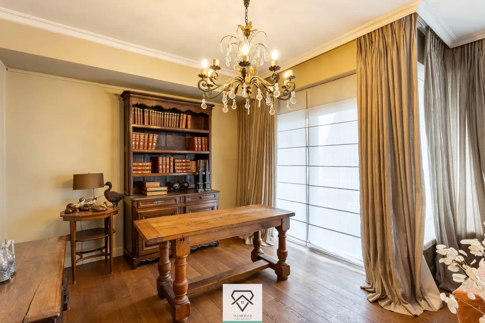 Ruime winkel met uitzonderlijk woonvolume en sterke herontwikkelingsmogelijkheden foto 19