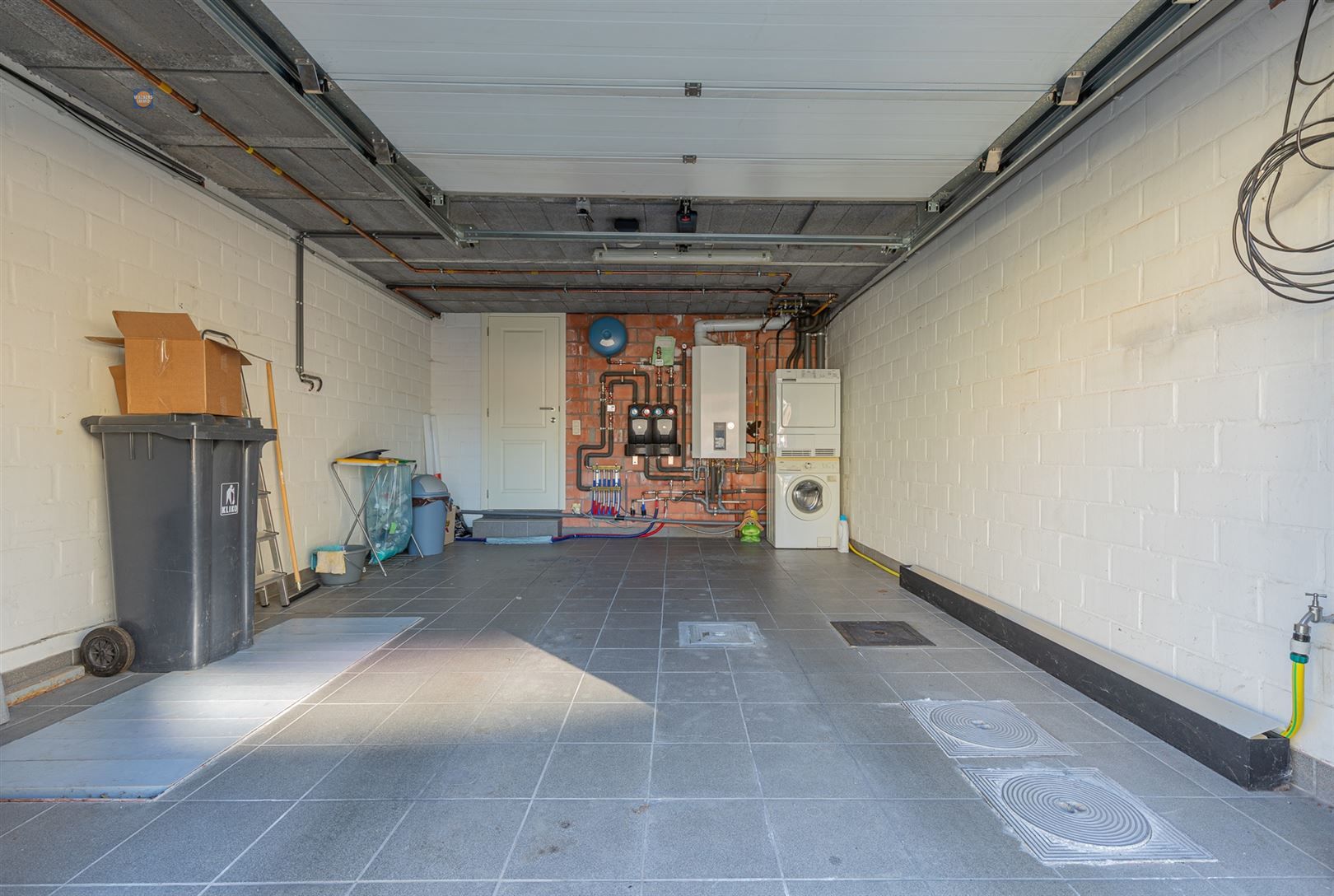 Unieke handelsruimte in het hart van het dorp foto 10