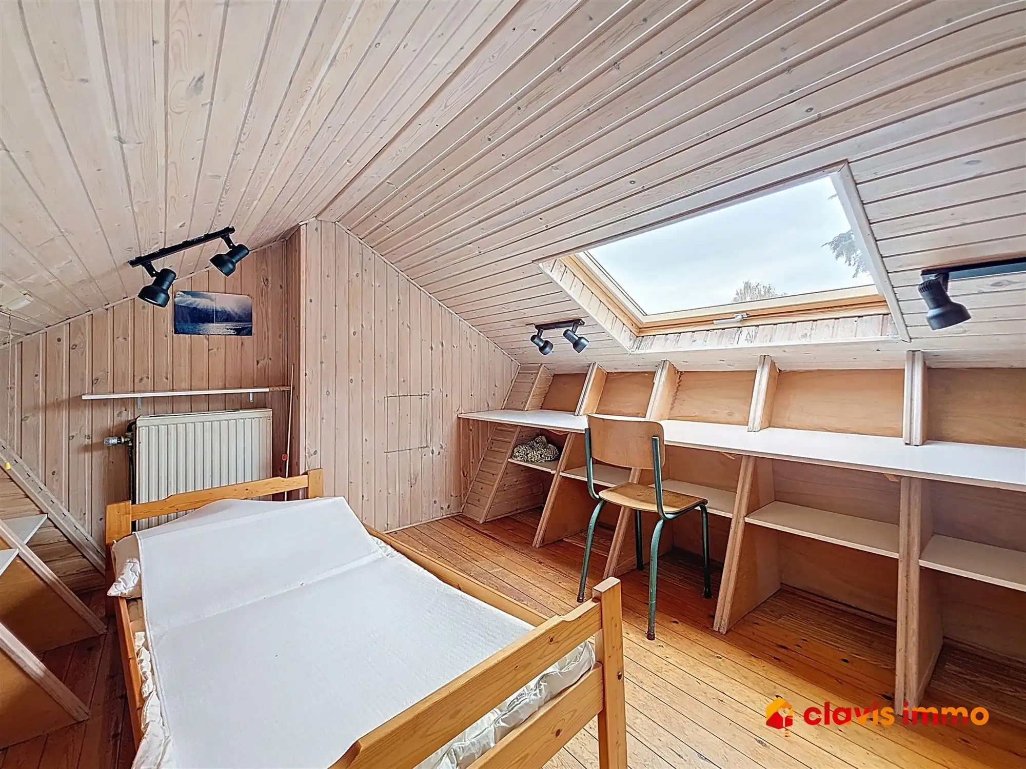 Halfopen-bebouwing in een rustige buurt foto 22