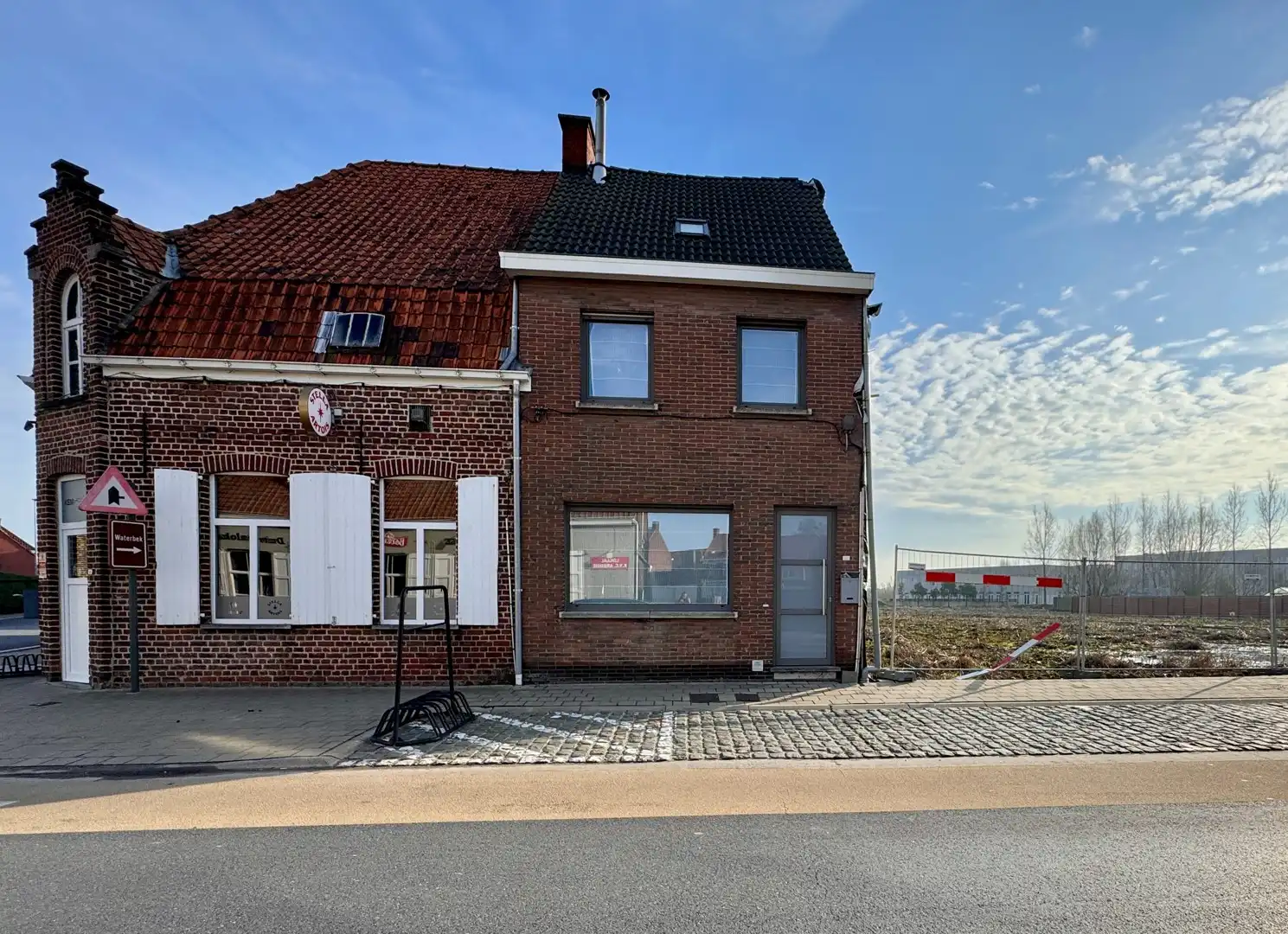 Instapklare woning nabij centrum Ardooie foto {{pictureIndex}}