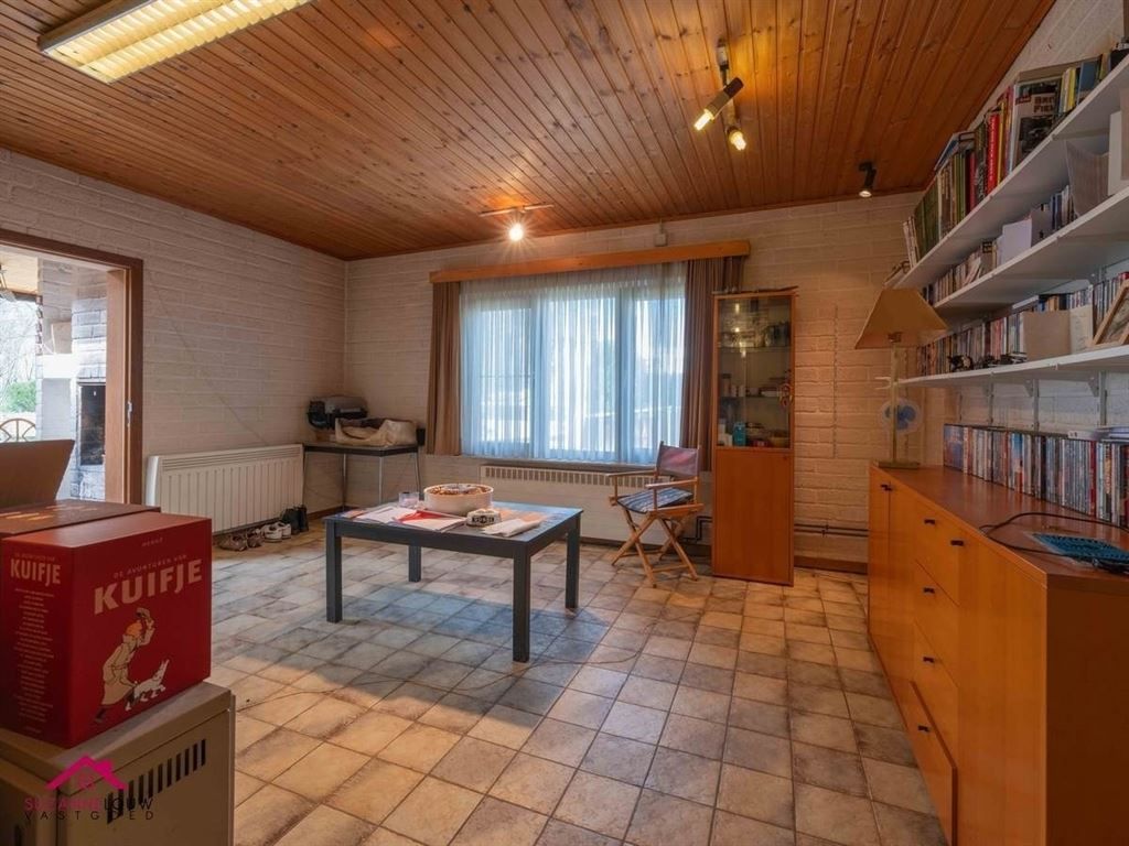 Verrassend ruime villawoning met loods foto 24