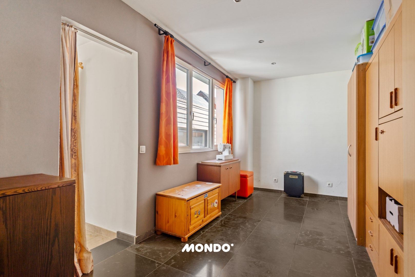Ruim en lichtrijk appartement met 4 slaapkamers en 2 badkamers in Hemiksem foto 6