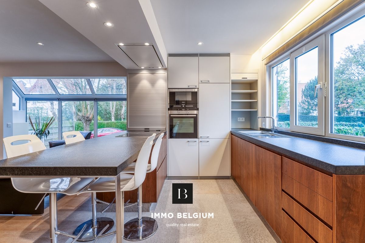 Prachtig gerenoveerde woning op 700m van het strand foto 4