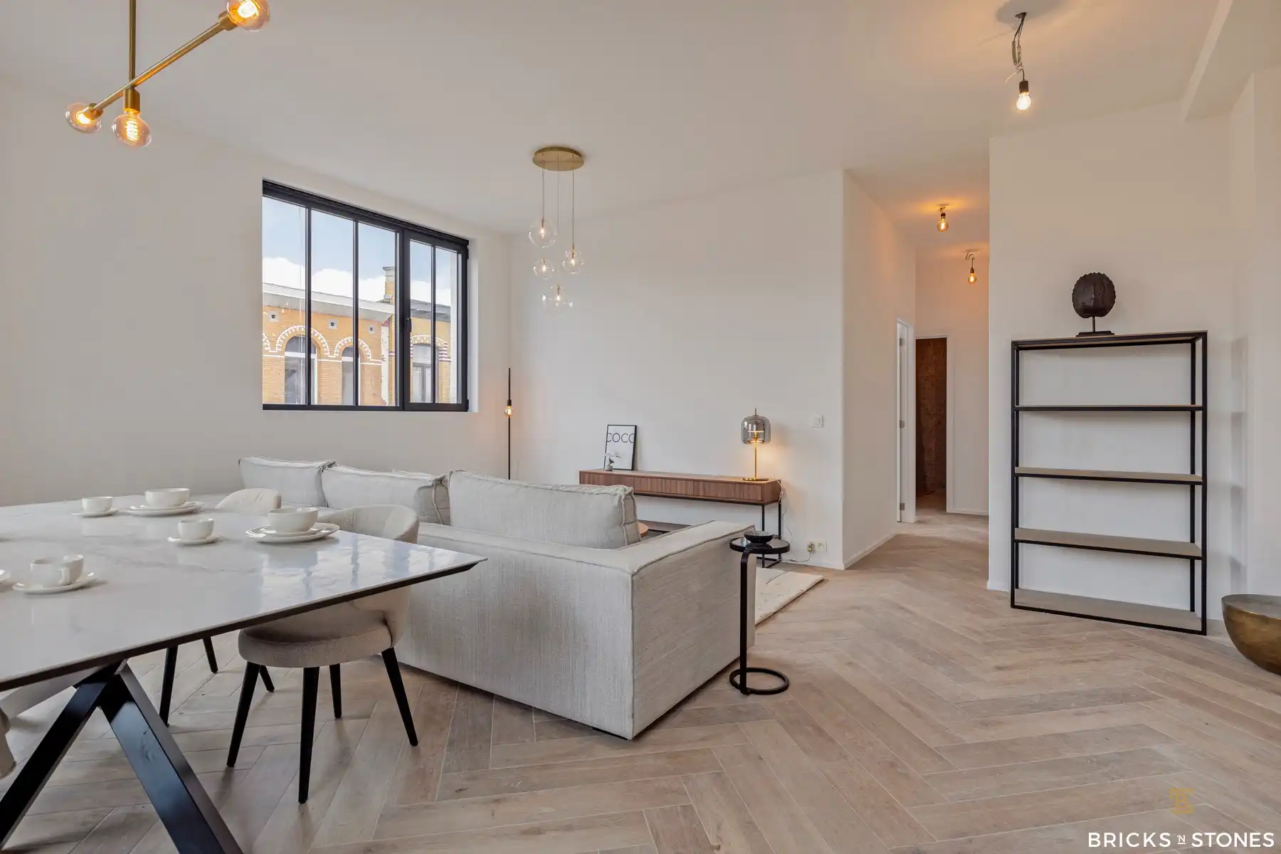 Luxueus gerenoveerd en bemeubeld 3 slaapkamer appartement foto 9