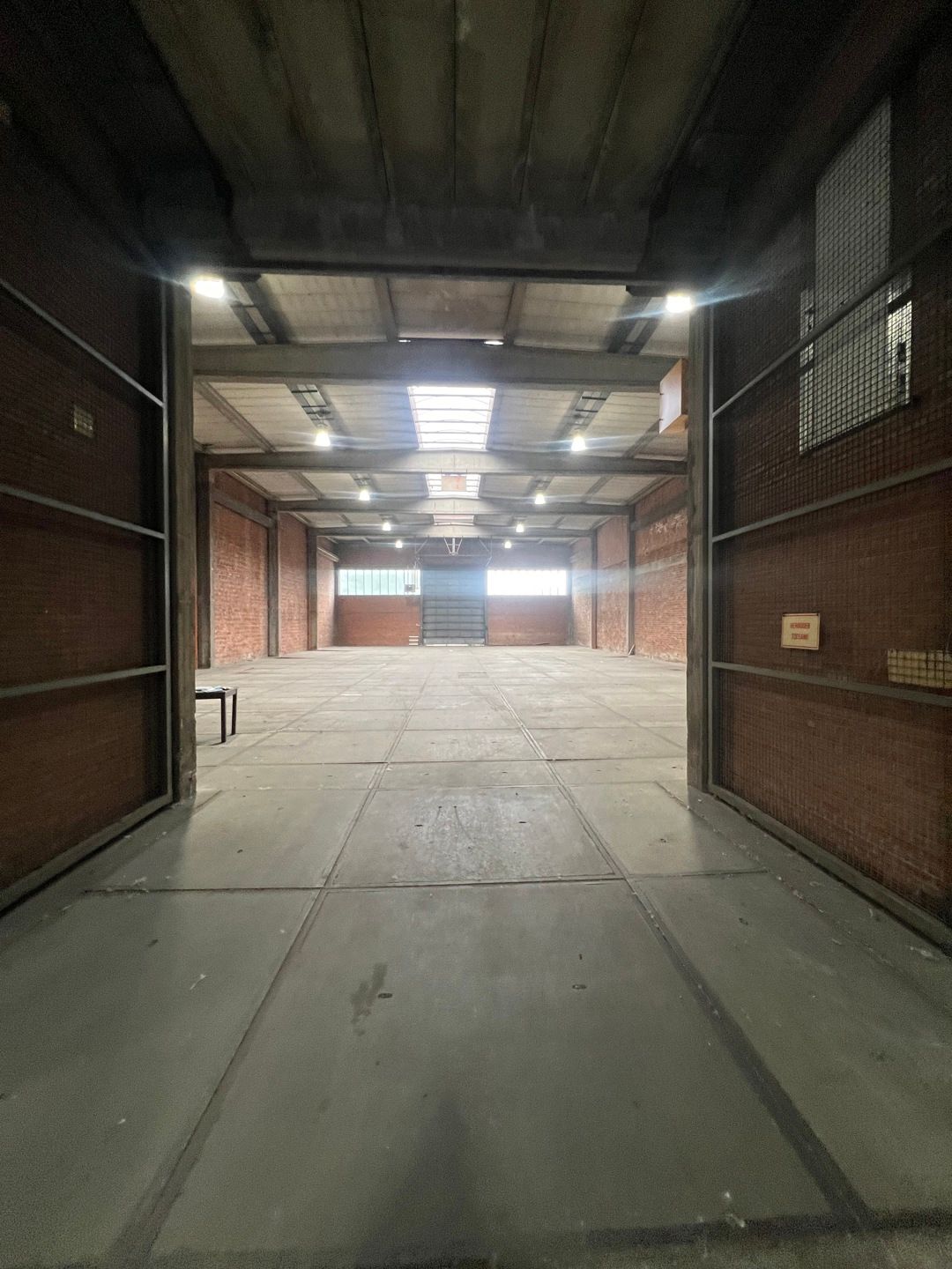 Magazijn te huur foto 10