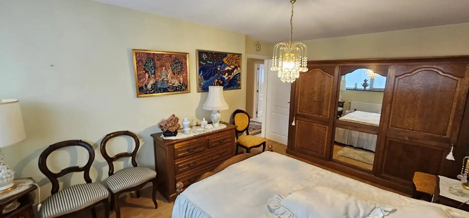 Ruime, recente, instapklare, energiezuinige half open bebouwing met degelijke en kwalitatieve afwerking en zonnepanelen, gelegen net buiten de grote ring van Hasselt. foto 21