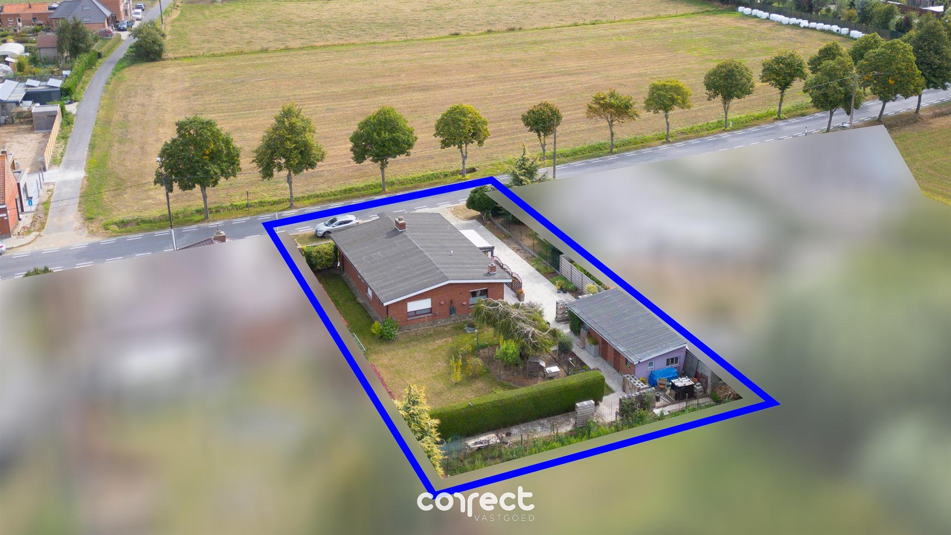 Instapklare laagbouwvilla met tuin, ruime oprit met garage.  foto 3