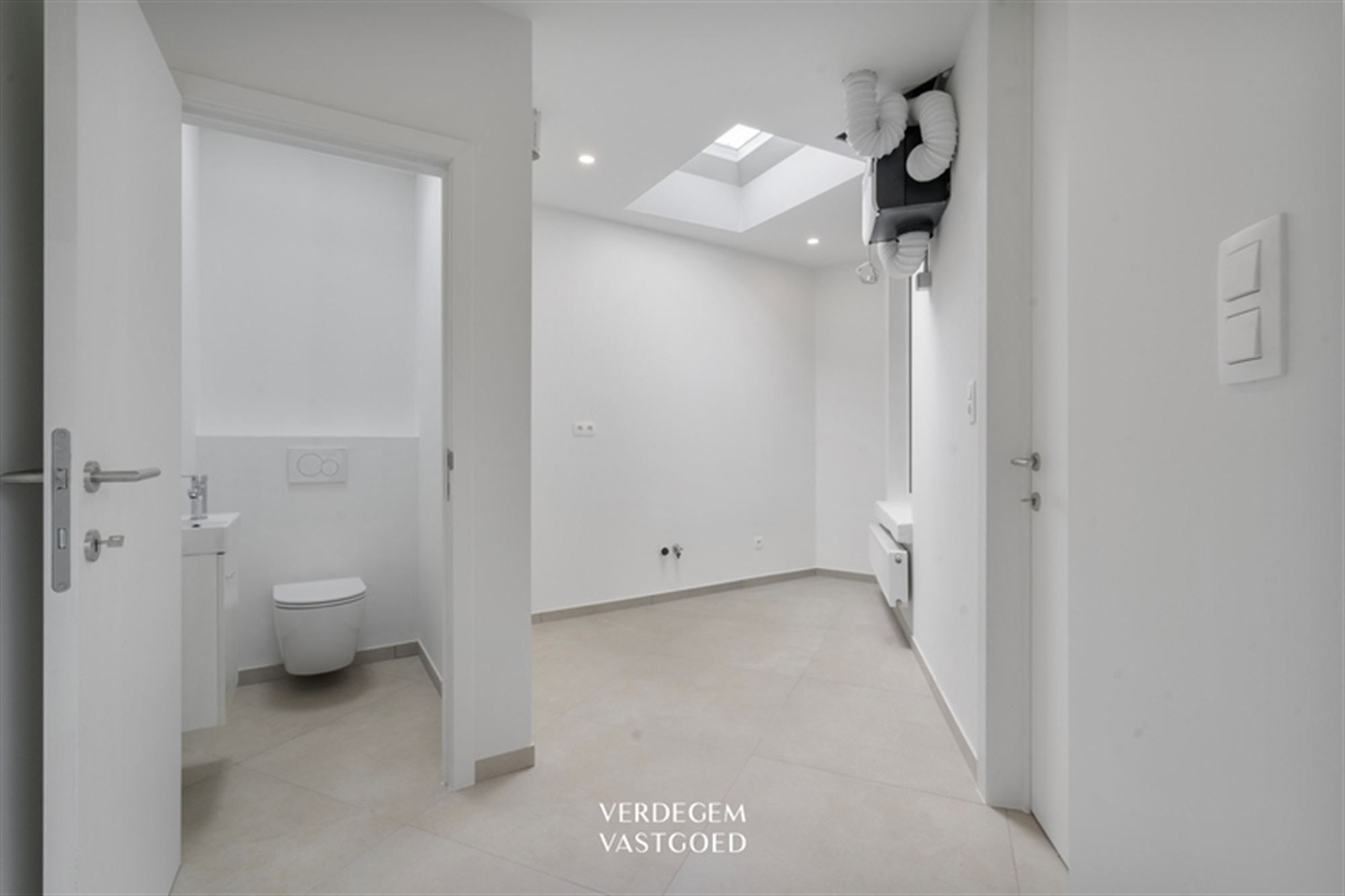 Volledig gerenoveerde woning met 3 slaapkamers, EPC A en buitenplek foto 11