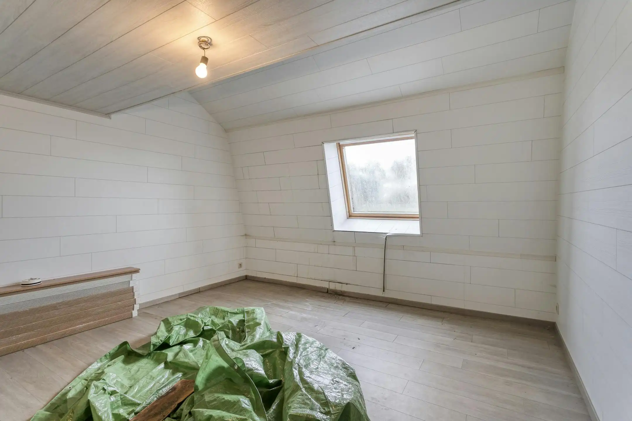 Huis te koop in Ieper met 4 kamers, tuin en garage  foto 13