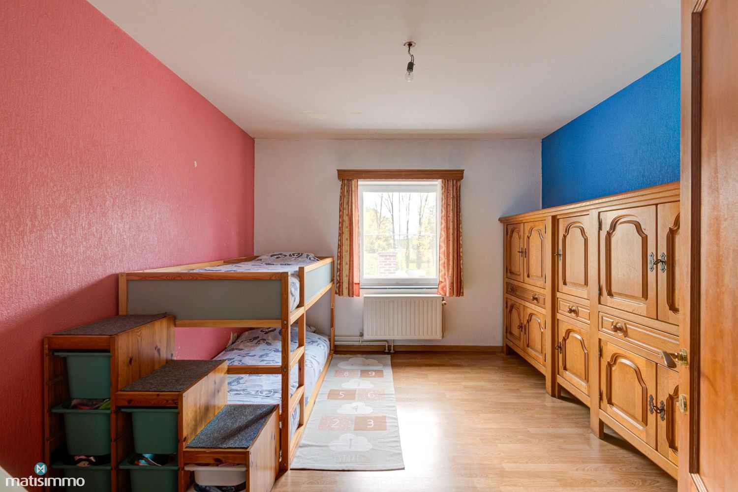 GEZINSWONING MET 3 SLAAPKAMERS, RUIME INPANDIGE GARAGE EN GROTE TUIN TE HOESELT foto 21