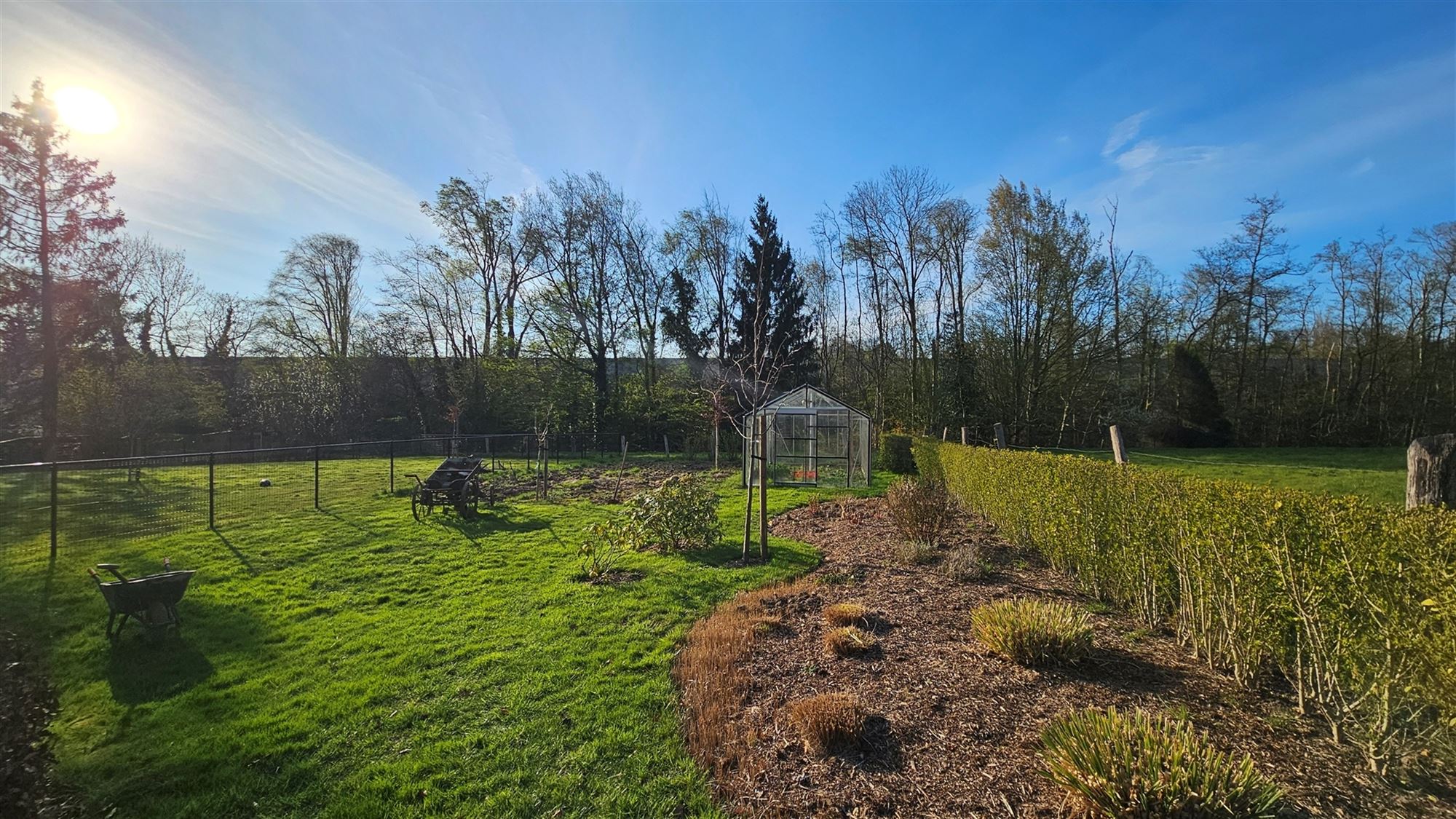 Aangename en recente woning (2022) met mooie tuin foto 33