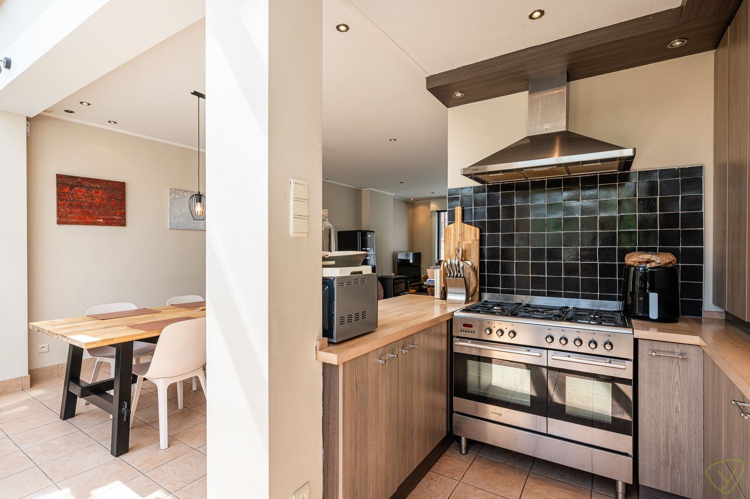 Instapklare woning met tuin en vlakbij het centrum van Eeklo foto 6