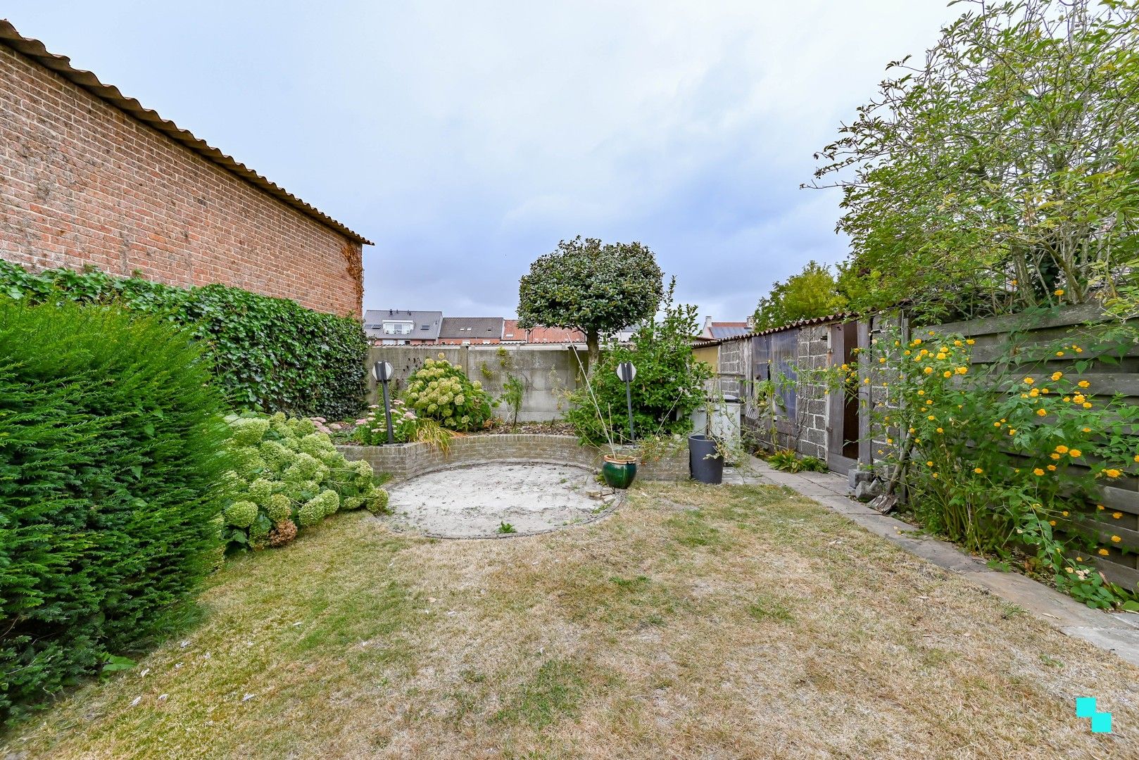 Charmante halfopen bebouwing met bijgebouw in hartje Emelgem foto 15