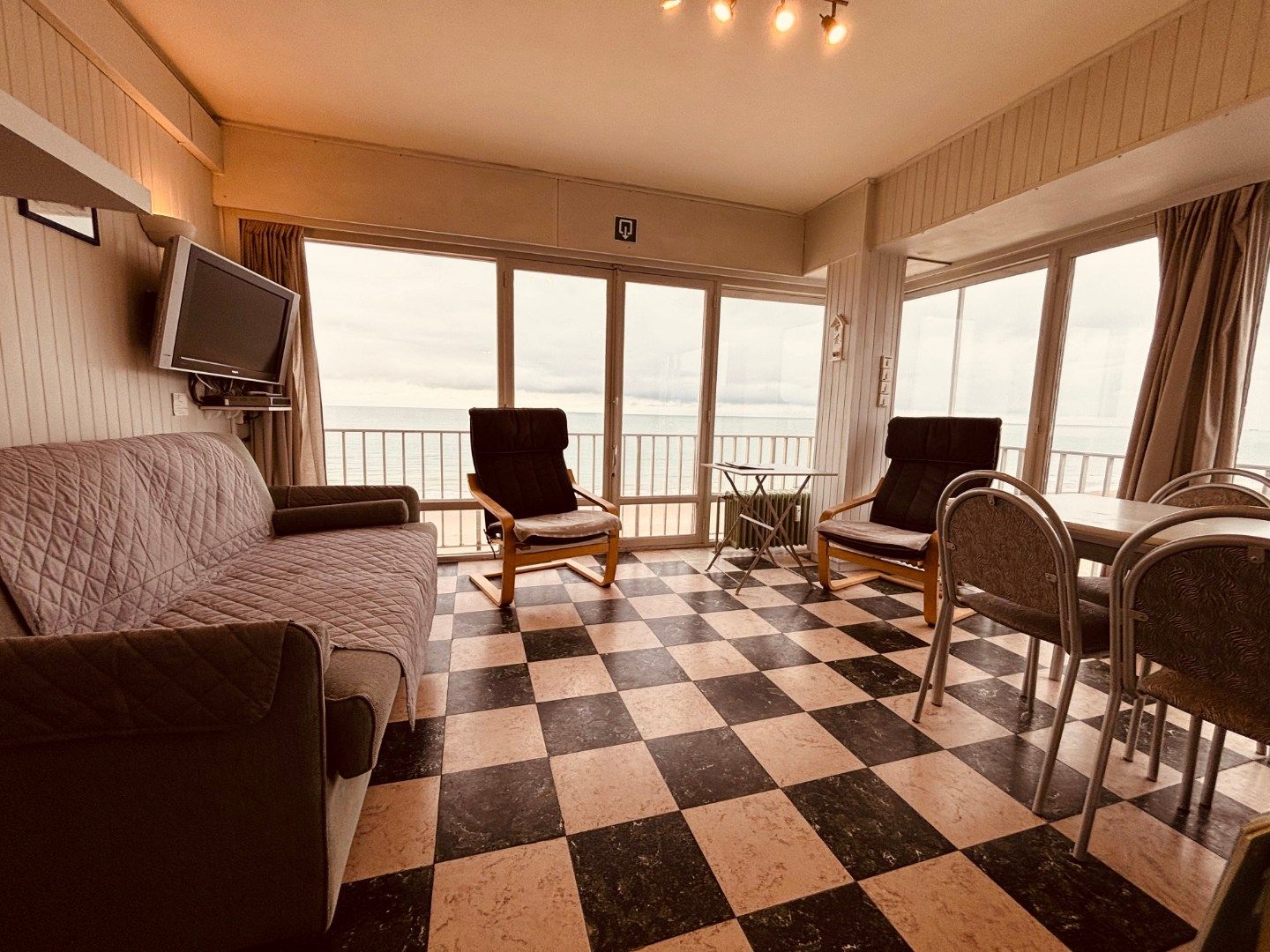 Gezellig hoekappartement op de Zeedijk met 180° panoramisch zicht  foto 3