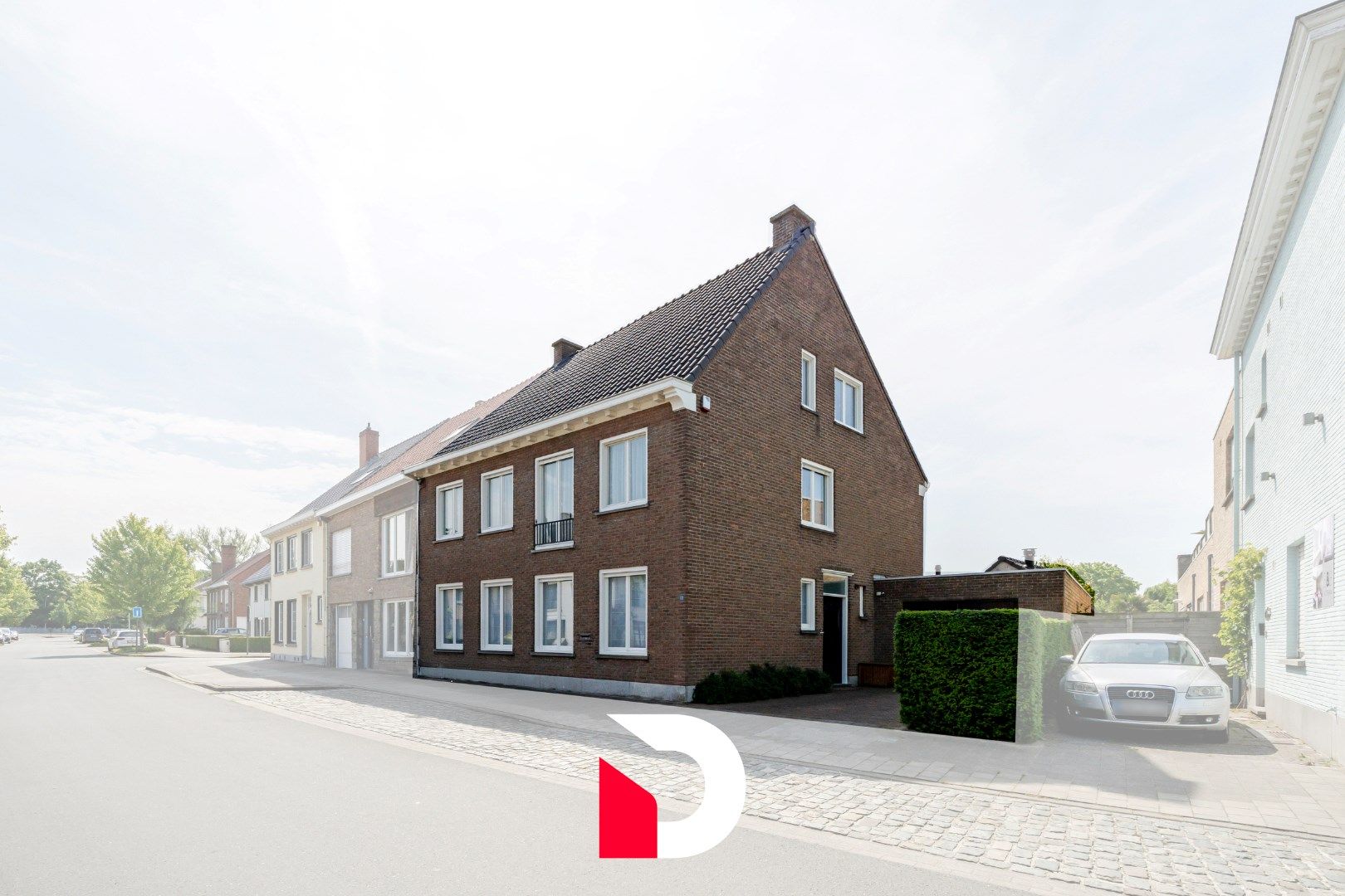 Stijlvol gerenoveerde woning met 5 slaapkamers en zwemvijver op topligging in Brugge foto 23