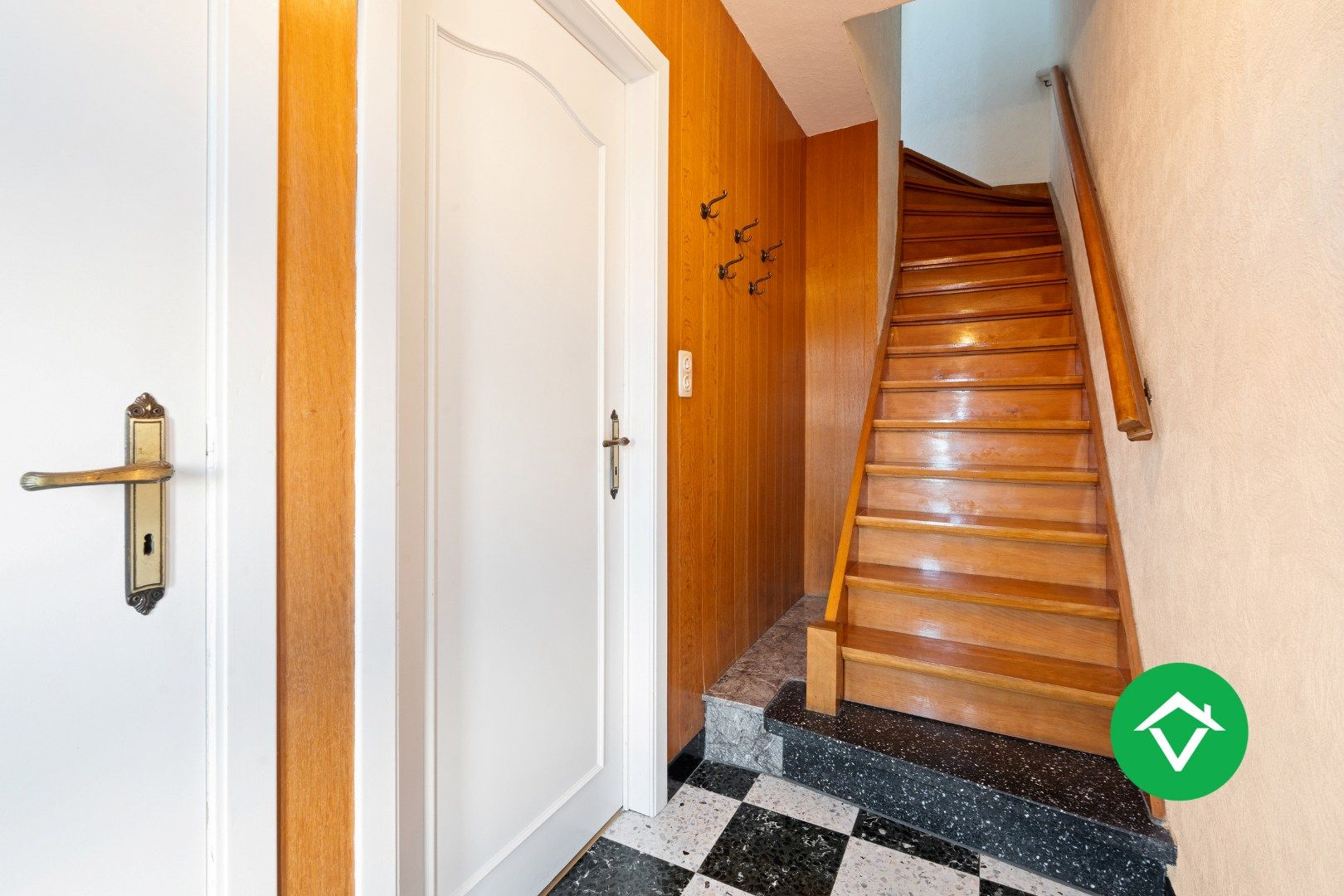 Gezinswoning met 4 slaapkamers  in rustige woonwijk te Roeselare foto 9