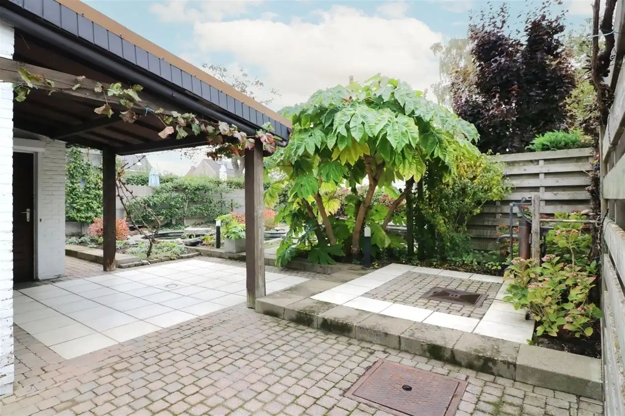 label c, nabij station, droom van tuin foto 5