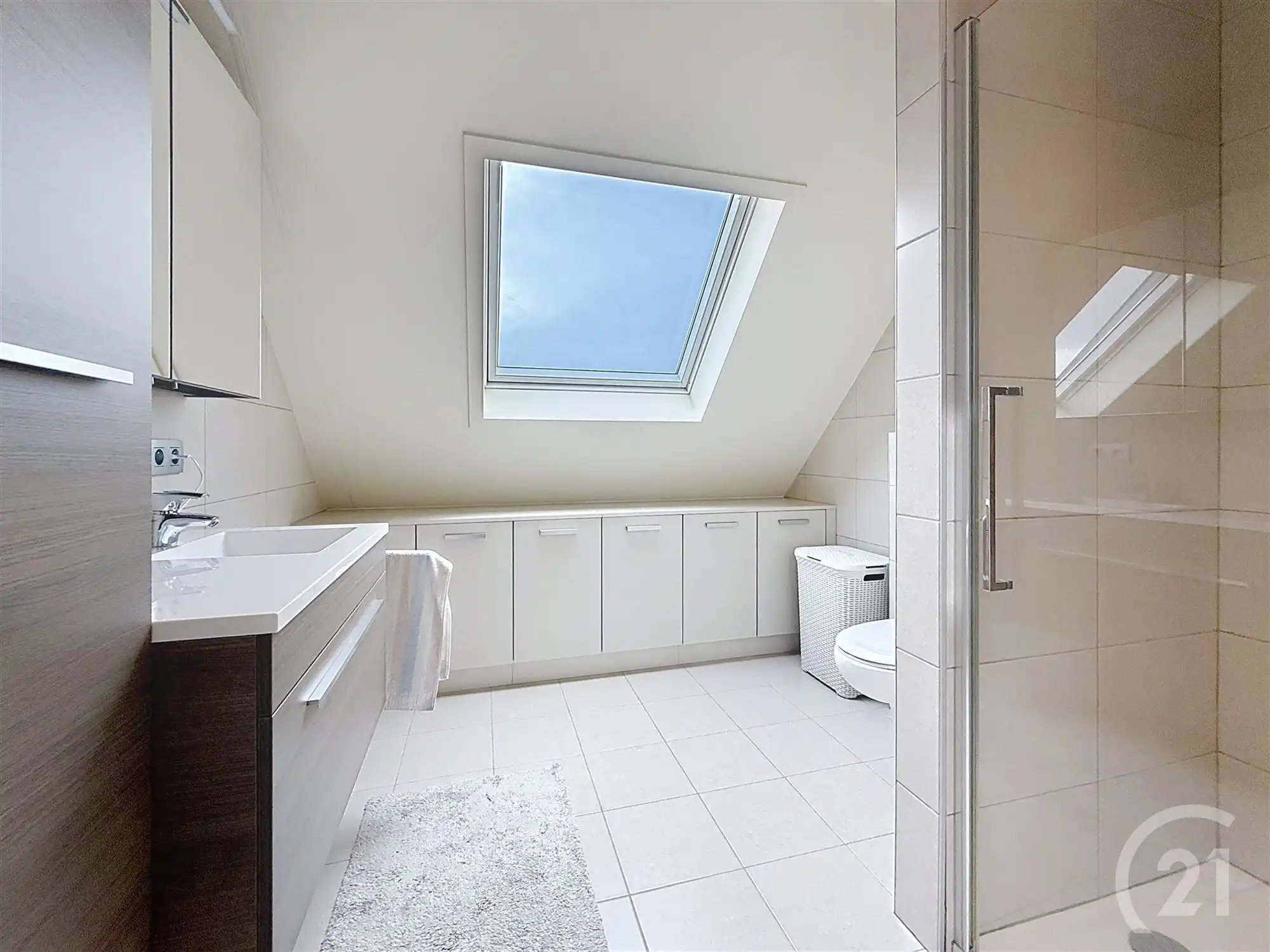 Aangename recente woning met 3 slaapkamers! foto 22