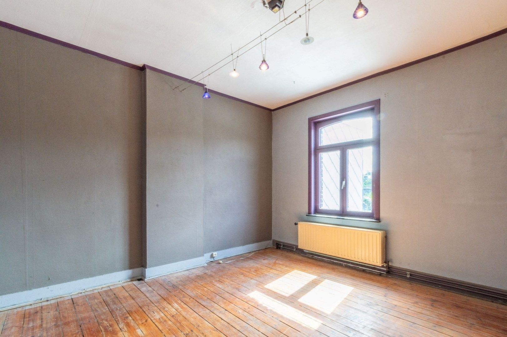 Ruime woning te renoveren met 4 slaapkamers ! foto 18