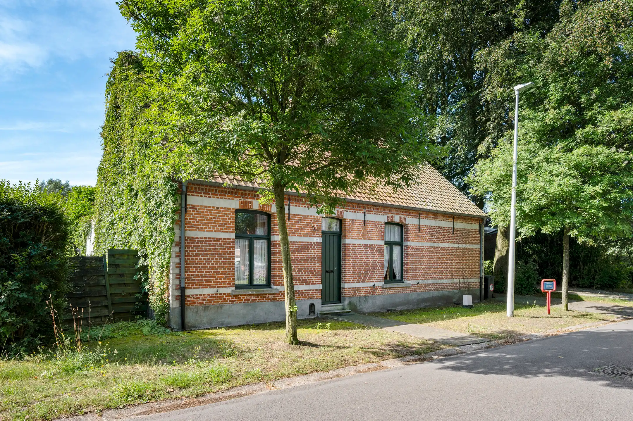 Karaktervolle woning op een toplocatie met diepe tuin en garage in een doodlopende straat nabij het centrum van Heide foto 35