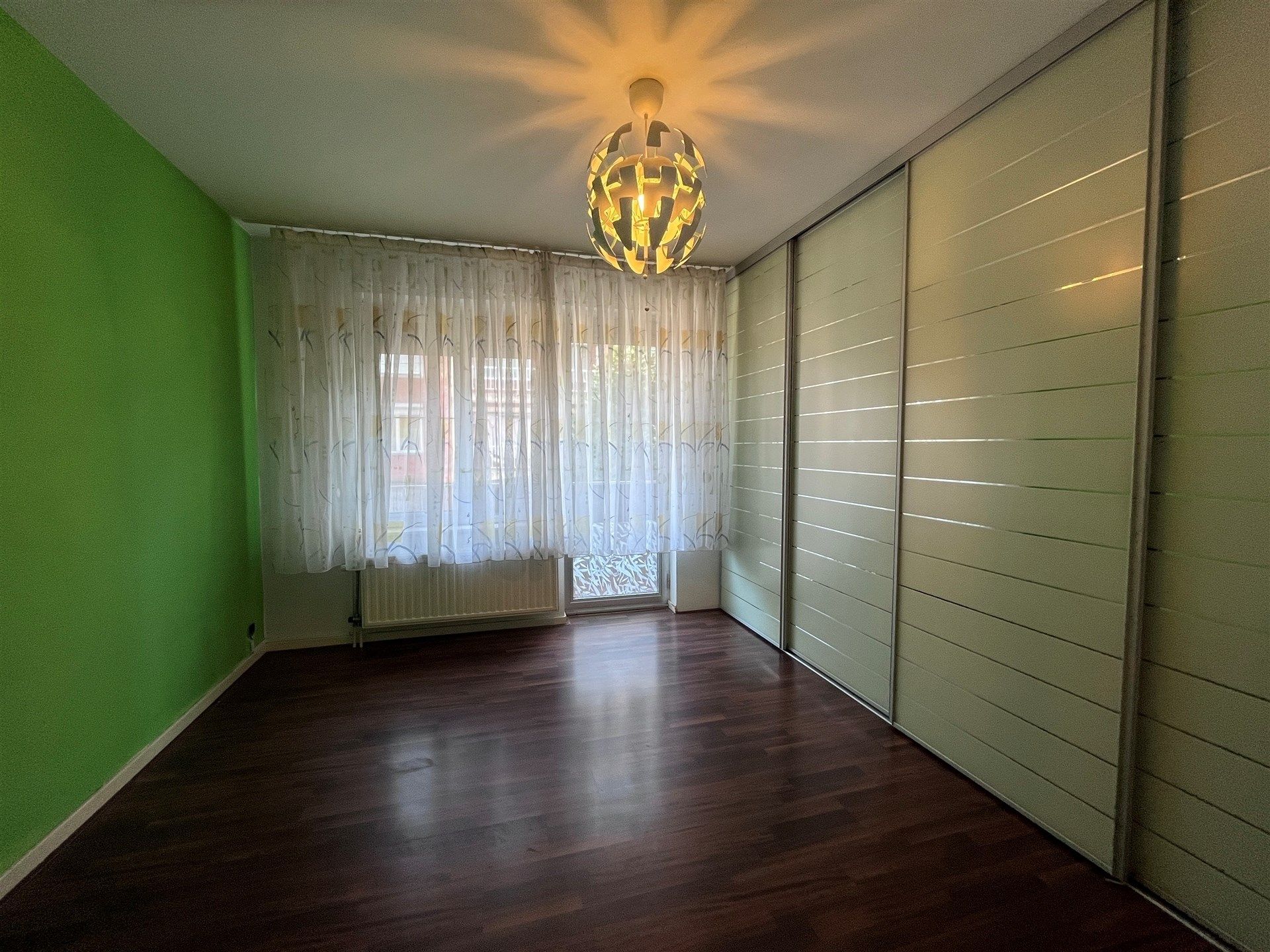 Lichtrijk appartement met dubbele garagebox  foto 4