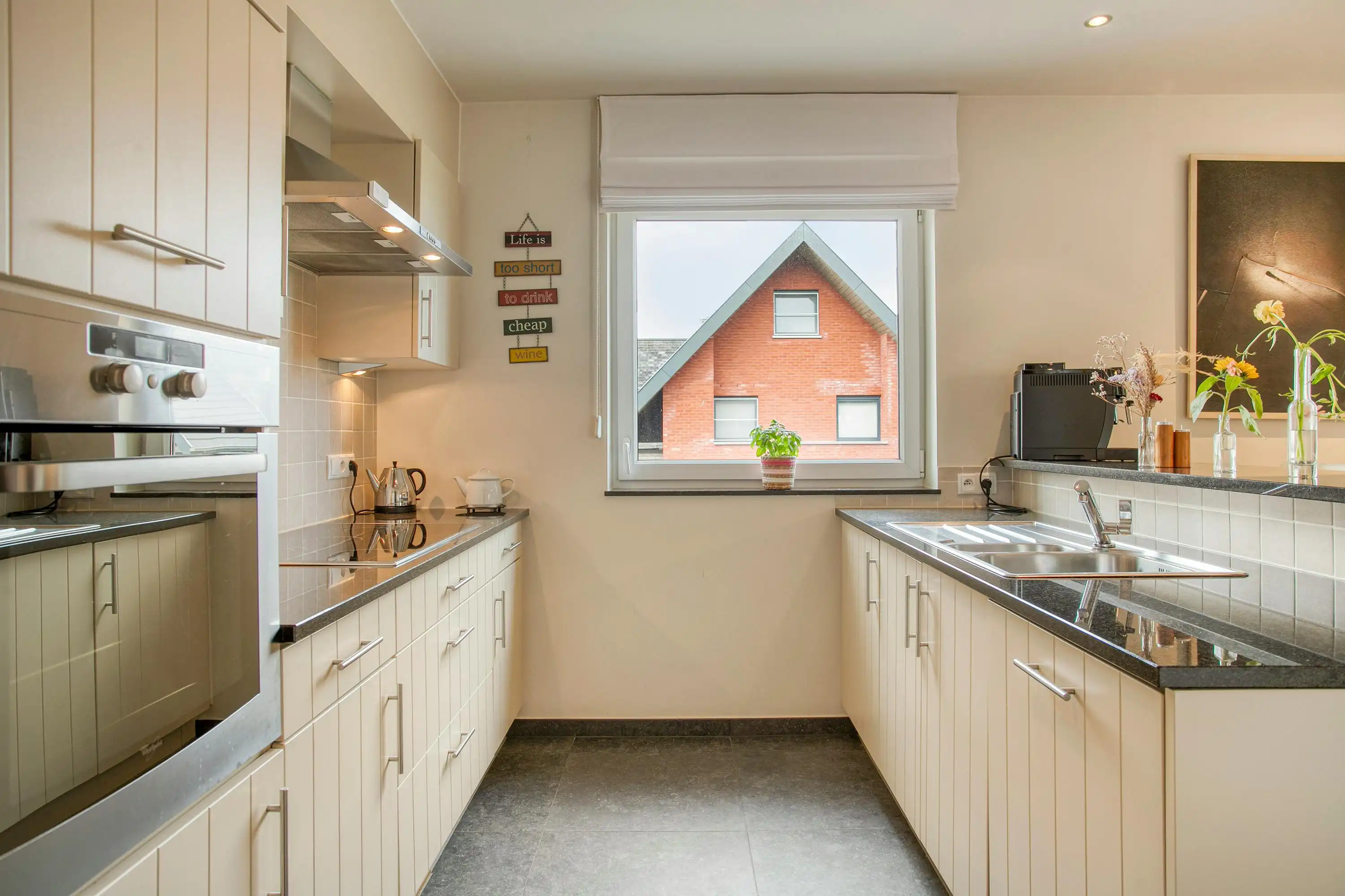 Appartement met groot terras te koop in Brugge foto 9