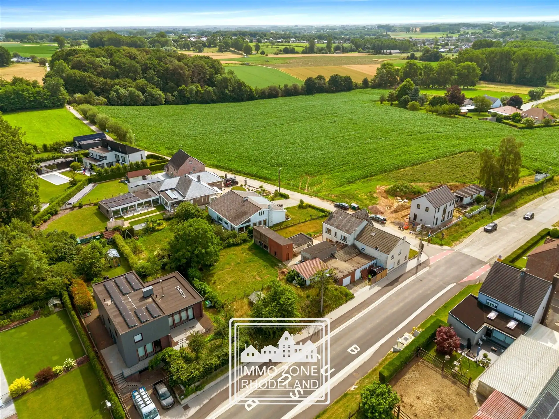 Gunstig gelegen te renoveren woning met veel potentieel foto 29