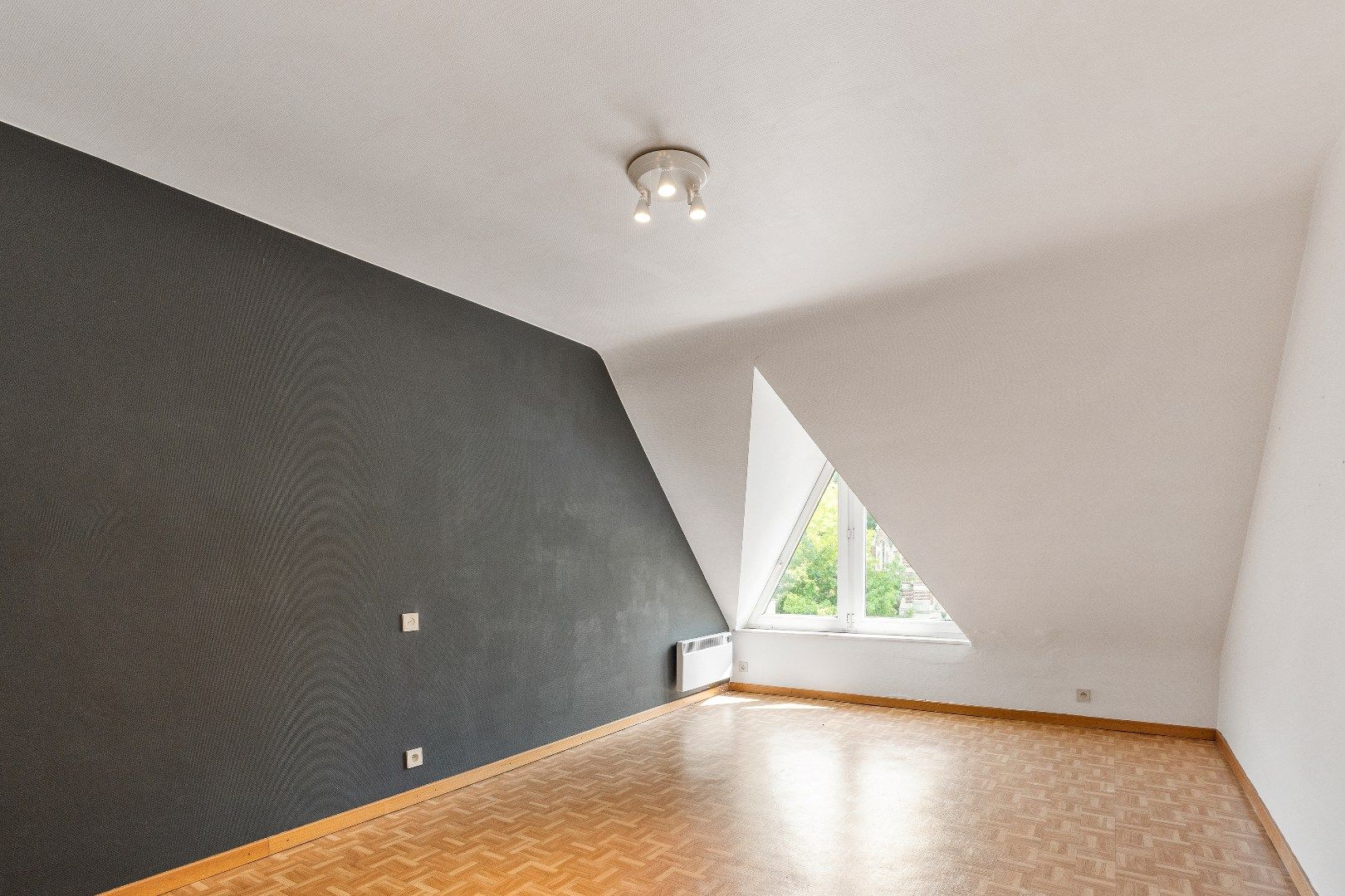 Uniek handelspand met duplexappartement op een toplocatie in Dadizele foto 15