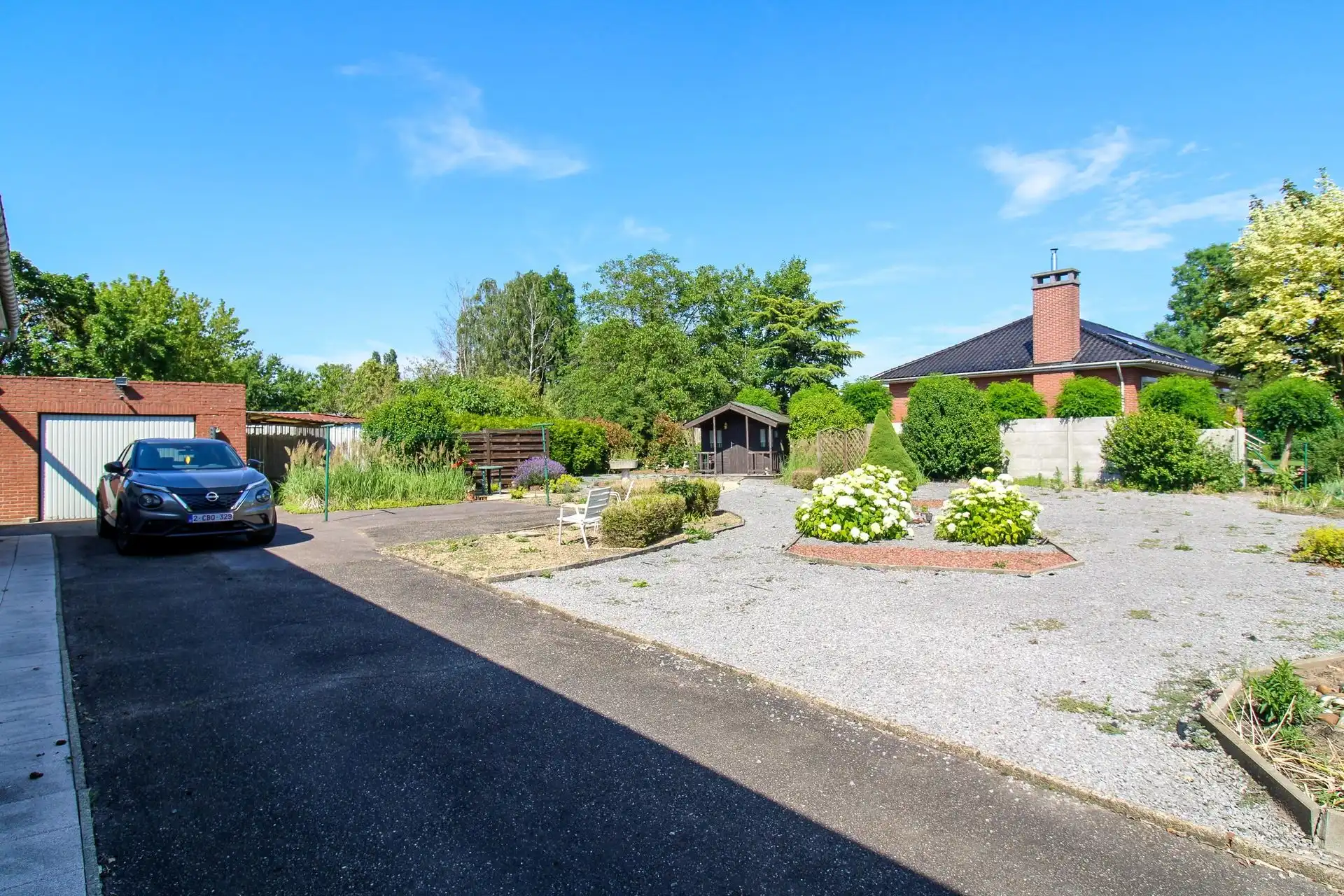 Te renoveren woning of interessante ontwikkelingsgrond in Opgrimbie! foto 12