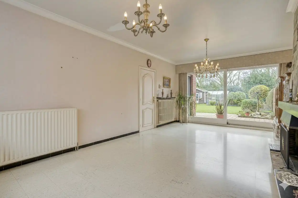 Ruim huis met 4 slaapkamers nabij het centrum van Izegem. foto 3