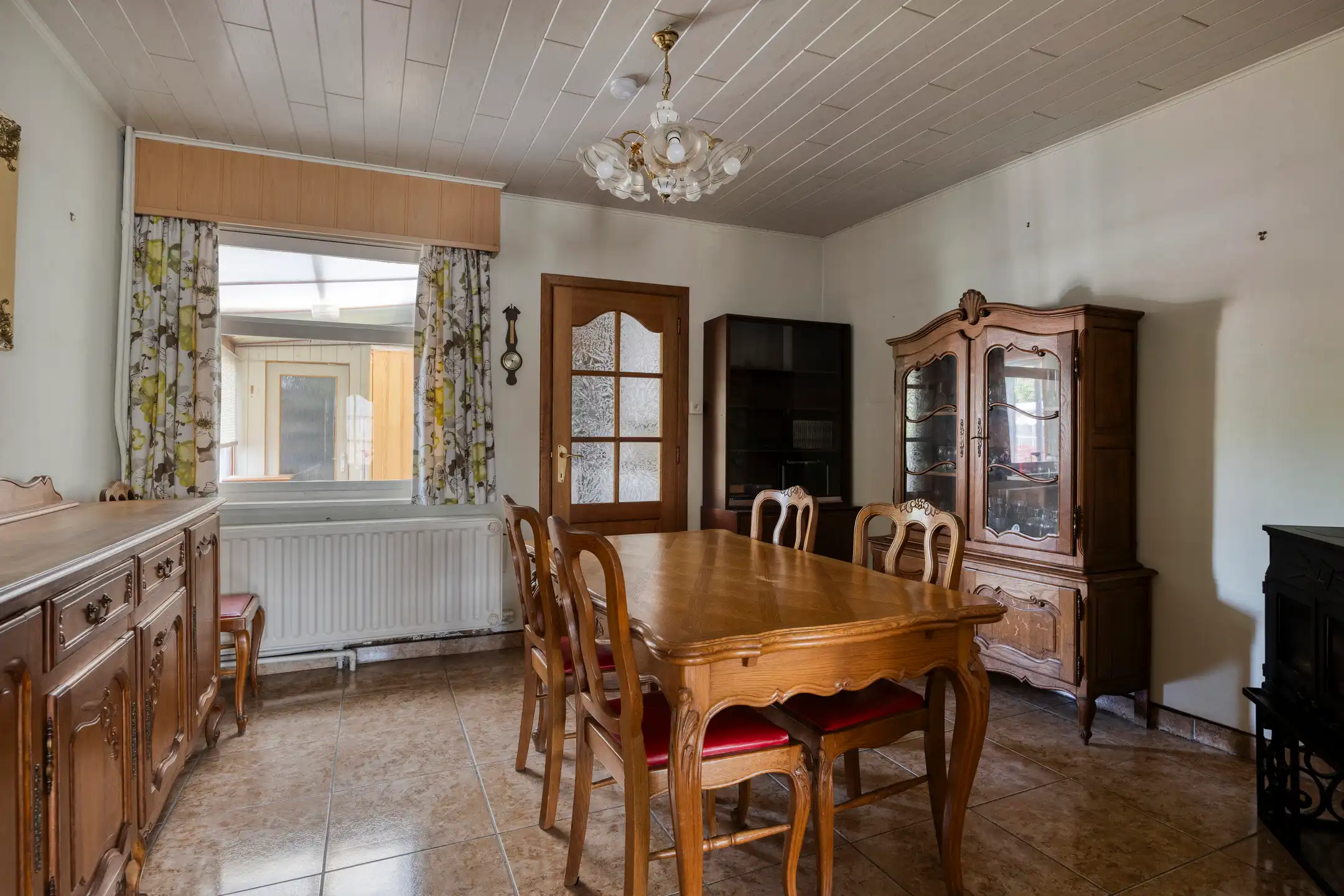 Te renoveren woning met garage en tuin foto 5