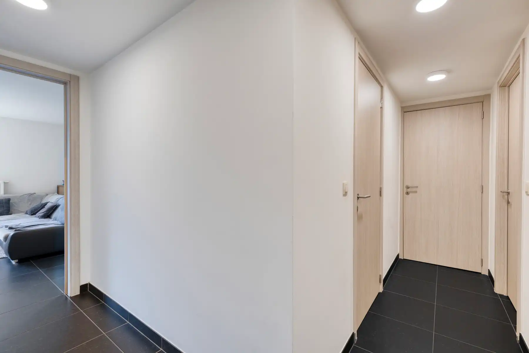 Instapklaar appartement met terras, 2 slpks en staanplaats  foto 9