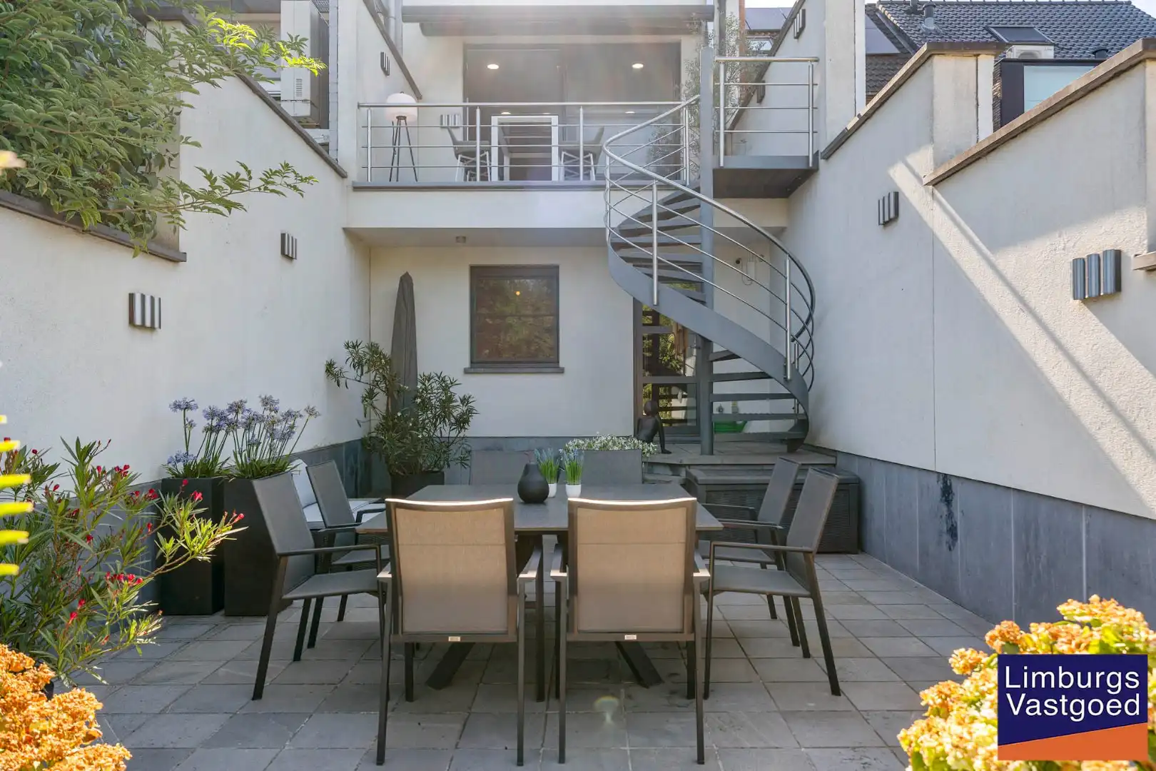 Uitzonderlijke stadswoning met praktijkruimte en tuin, tussen de kleine en grote ring foto 14