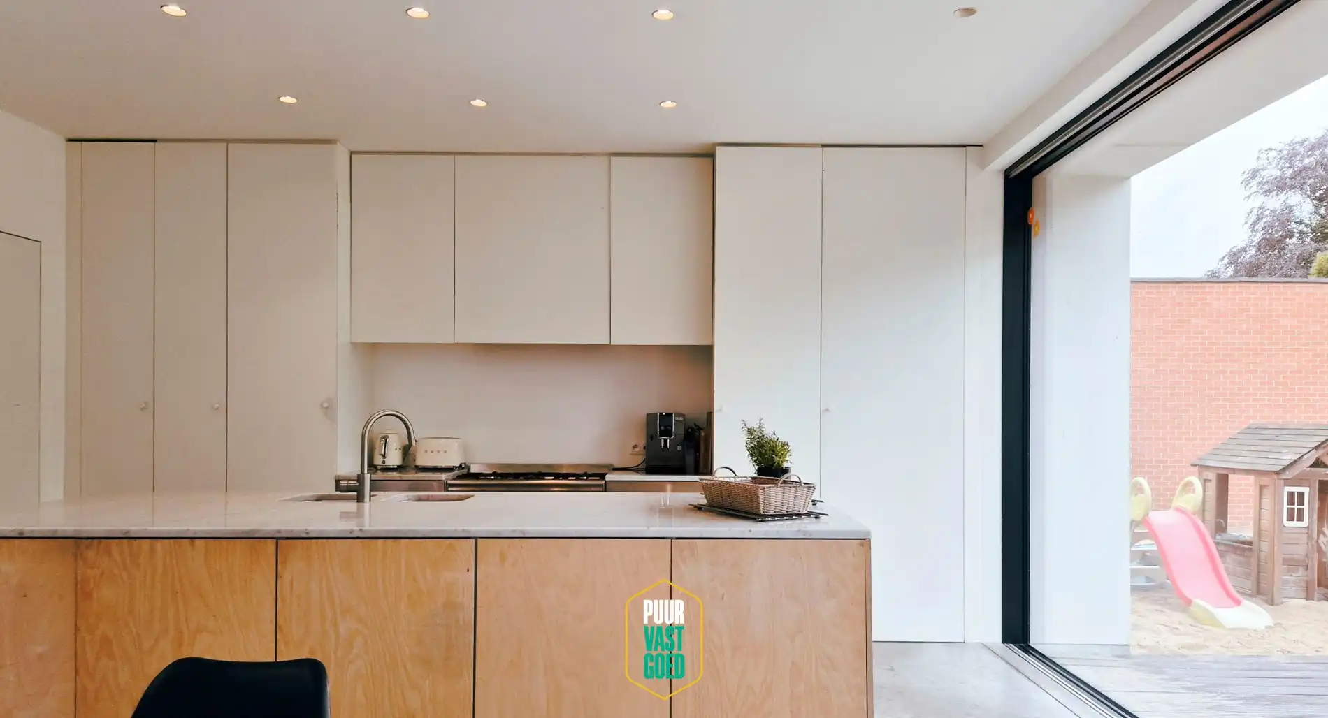 Strak moderne renovatie in dialoog met authentieke charme foto 3