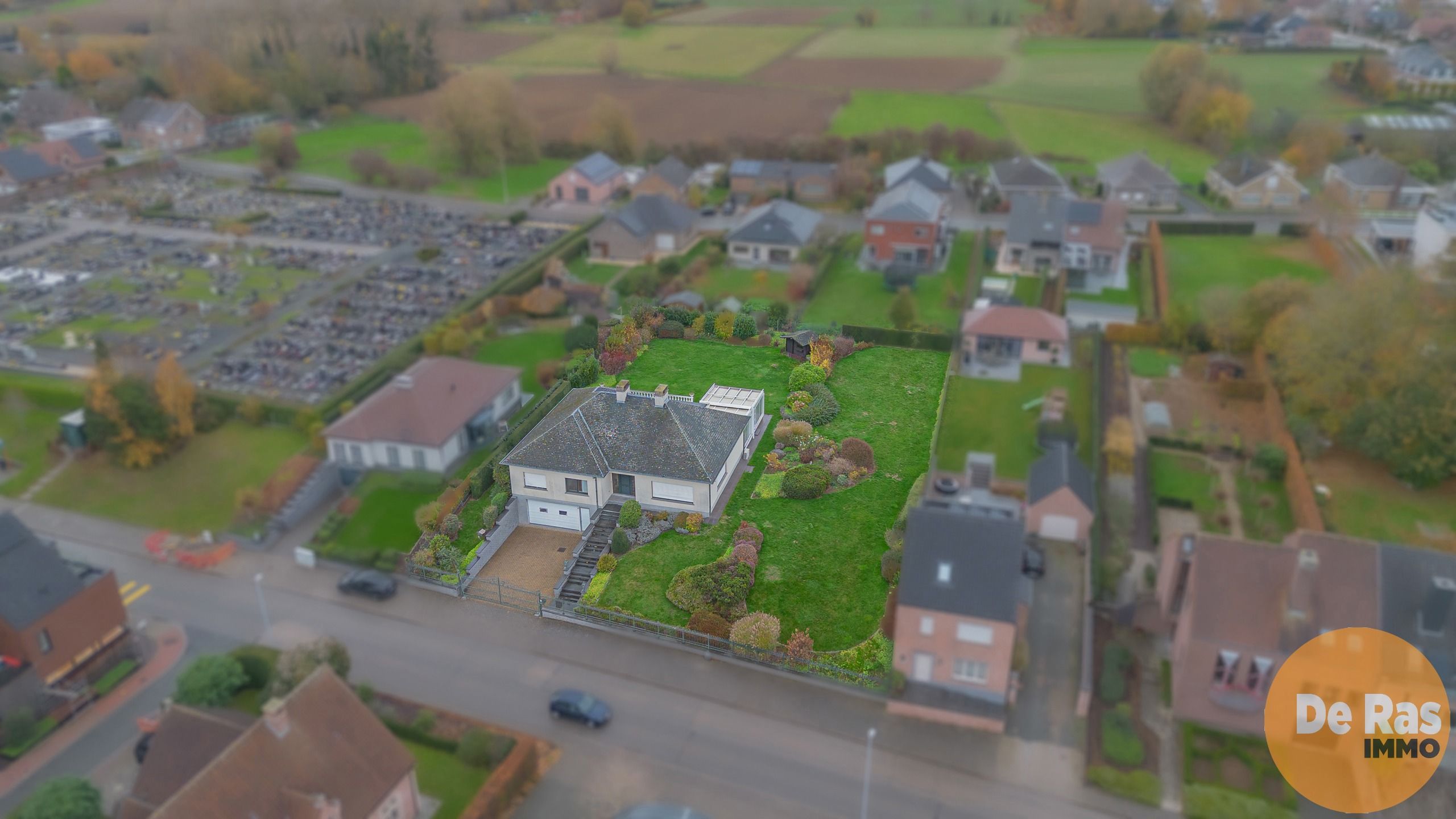 Hoofdfoto van de publicatie: ERPE-MERE - Grote gezinswoning met berg-/werkruimte