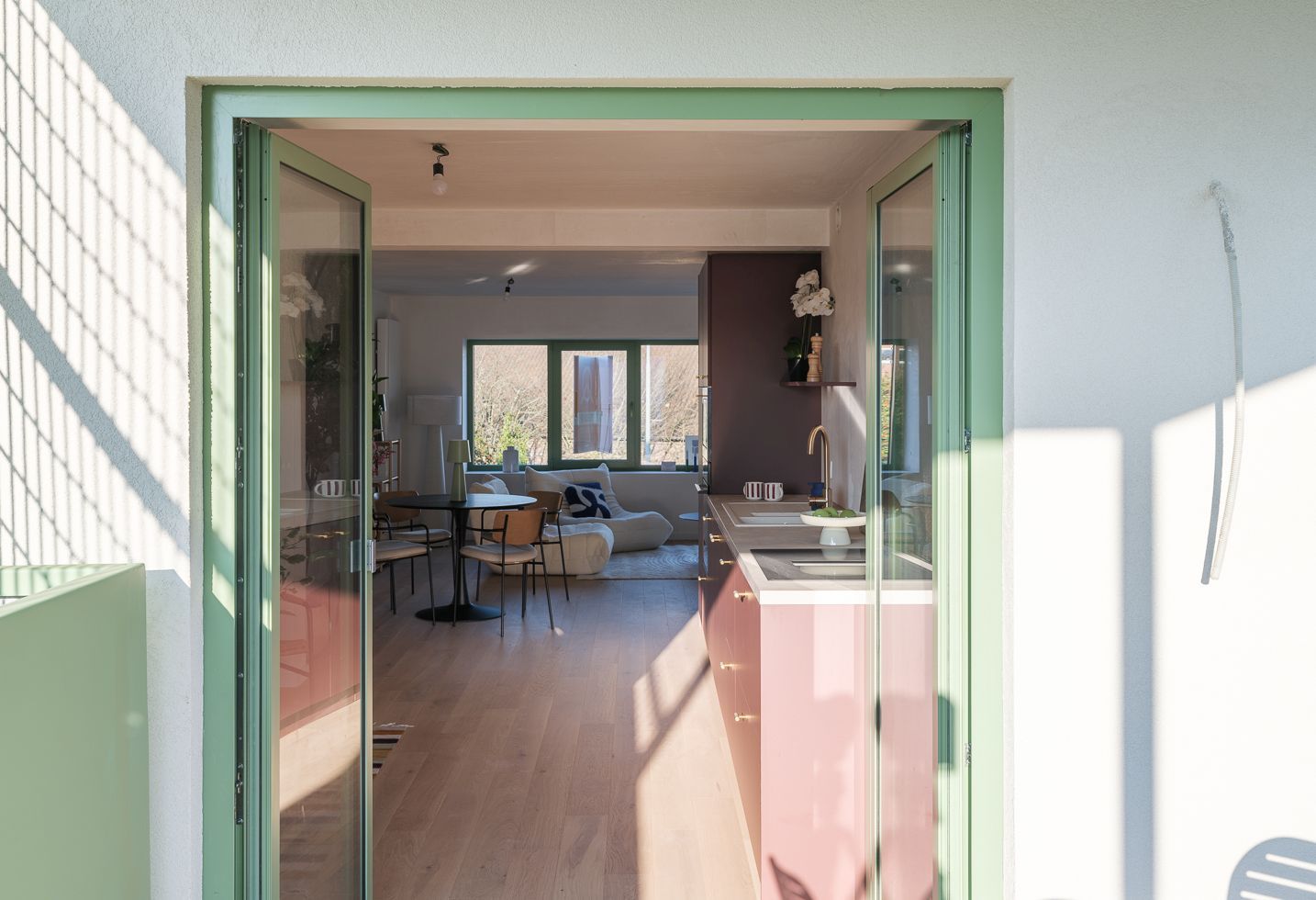 Gerenoveerd 2 slpk appartement met terras te Destelbergen foto 5