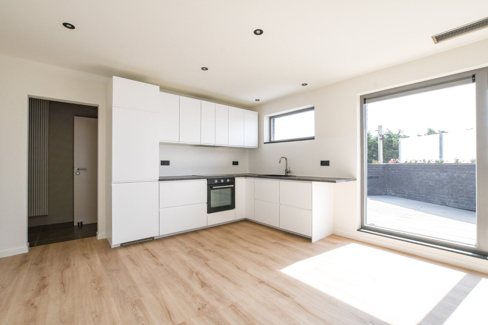 Stijlvol en ruim appartement met 2 terrassen te koop in Klemskerke (De Haan) foto 10