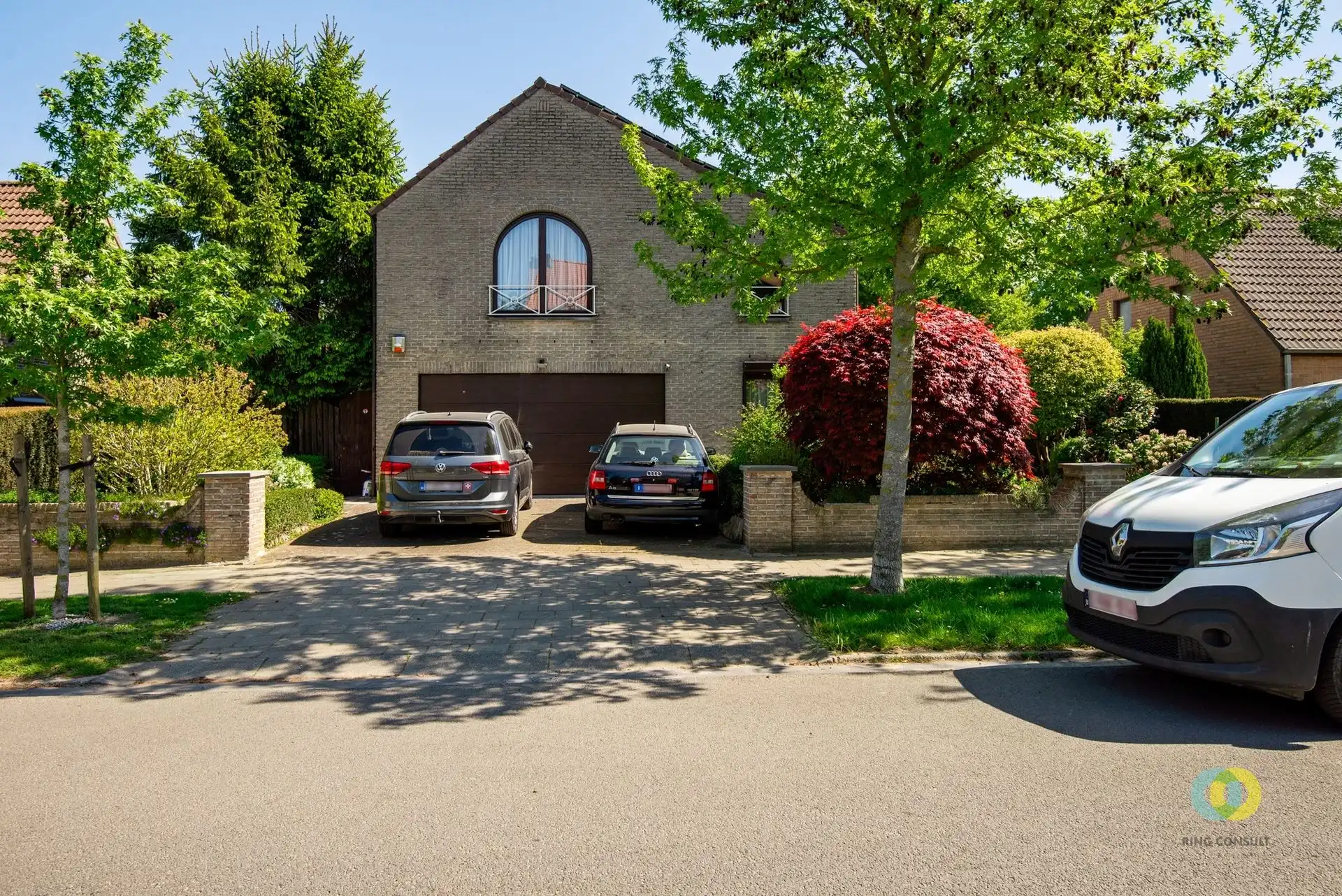 Ruime villa met 4 slaapkamers, bureau en garage   foto 2