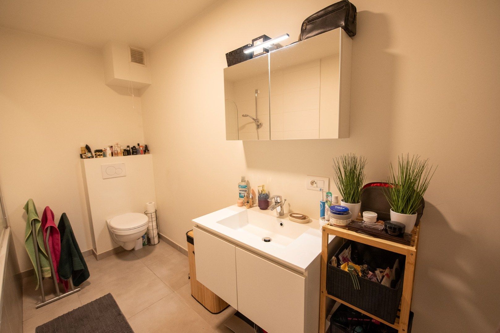 Instapklaar lichtrijk appartement met 2 slaapkamer, garagebox en zéér ruim terras! foto 11