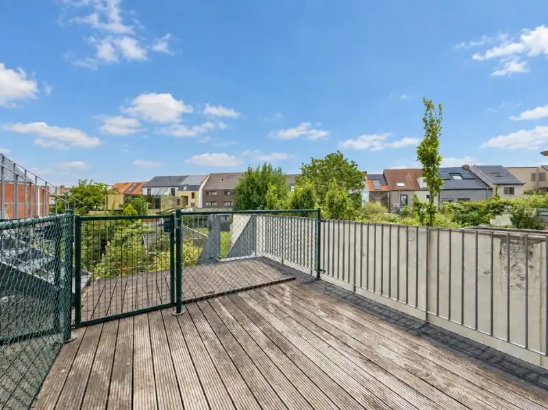 Gemeubeld appartement met ruim dakterras tussen UZ en Sint-Pietersstation foto 11
