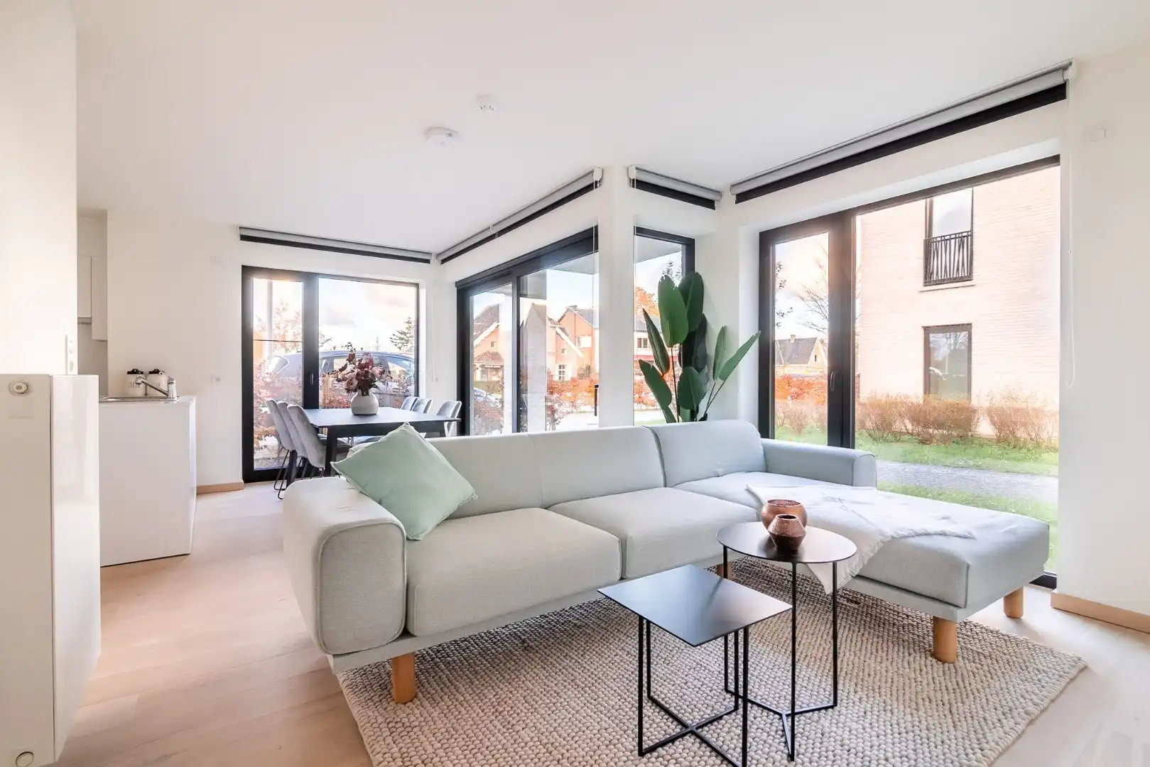 Zorgeloos wonen in stijl: instapklare serviceflat in Residentie Stuyvenberg foto {{pictureIndex}}